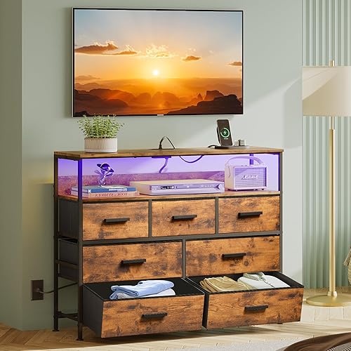 Miniatura 5 de Mueble de TV con 7 cajones, soporte de TV con luces LED y tomas de corriente, cómoda para dormitorio, cómoda de hasta 45 pulgadas de largo, cómoda