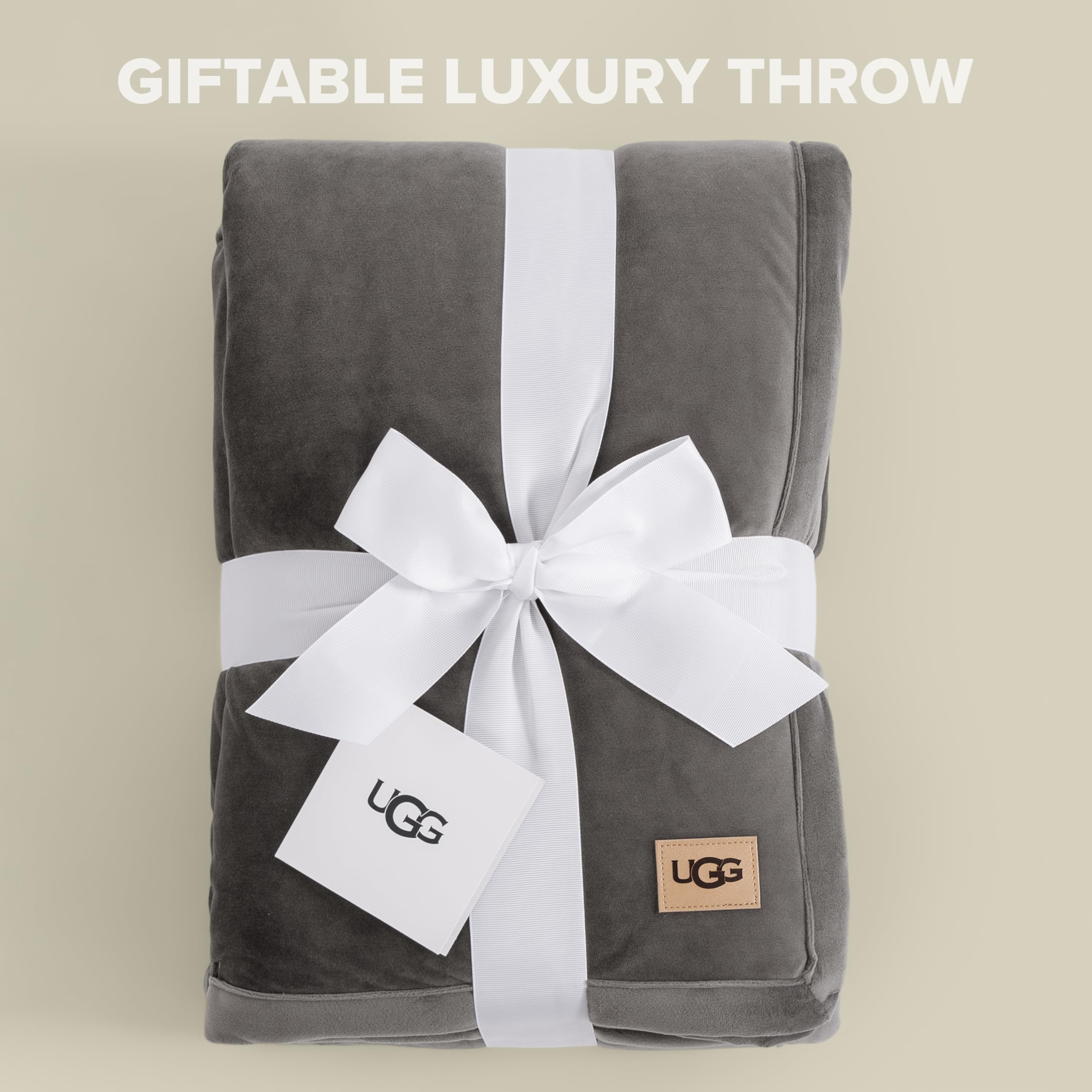 UGG 新品未使用フリースブランケット クリーム色 UGG 新品未使用フリースブランケット クリーム色