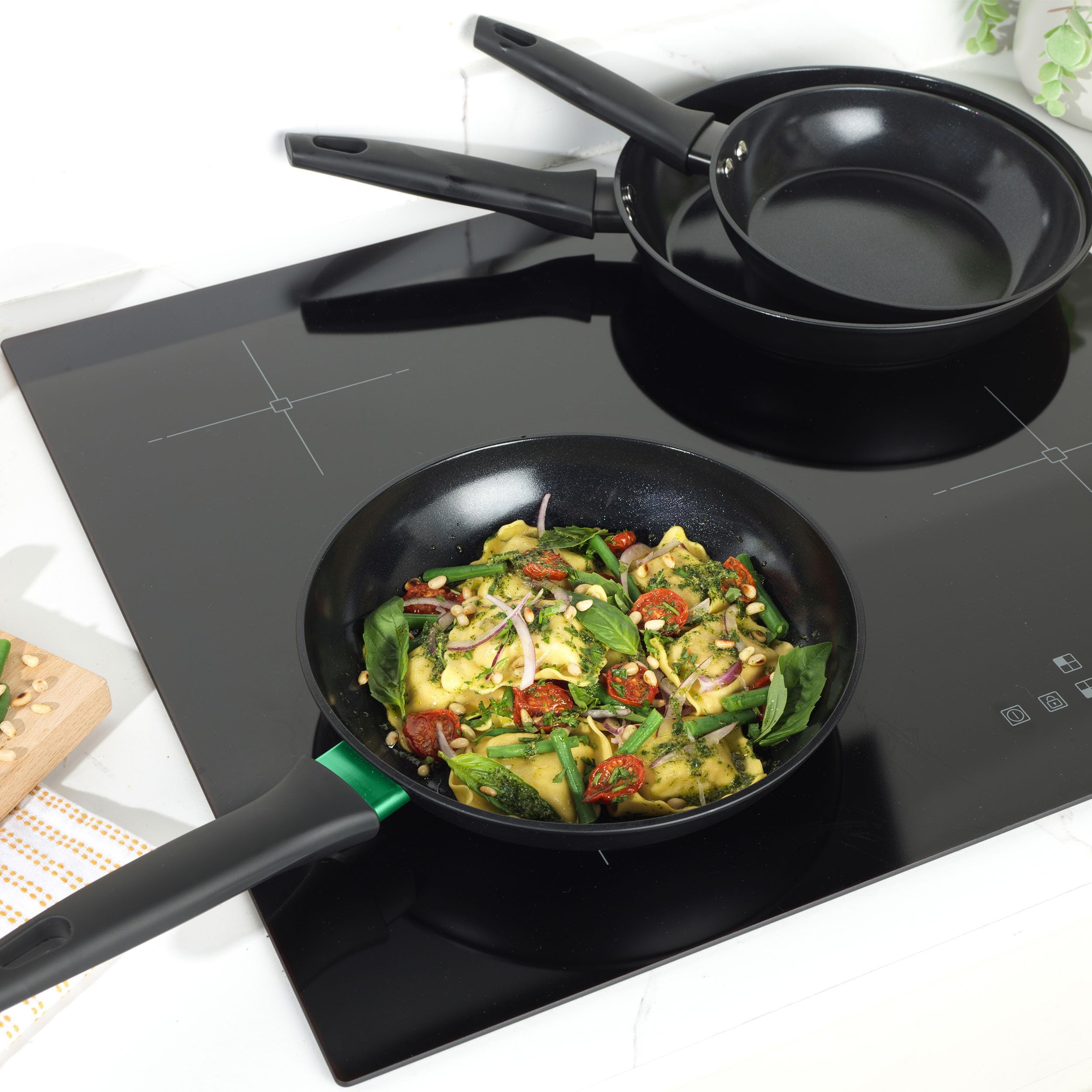 Russell Hobbs RH03253EU7 Verde Thermocollar 20 cm Frying Pan, Healthy Ceramic Non-Stick Coating, PFAS-Free - Image 2