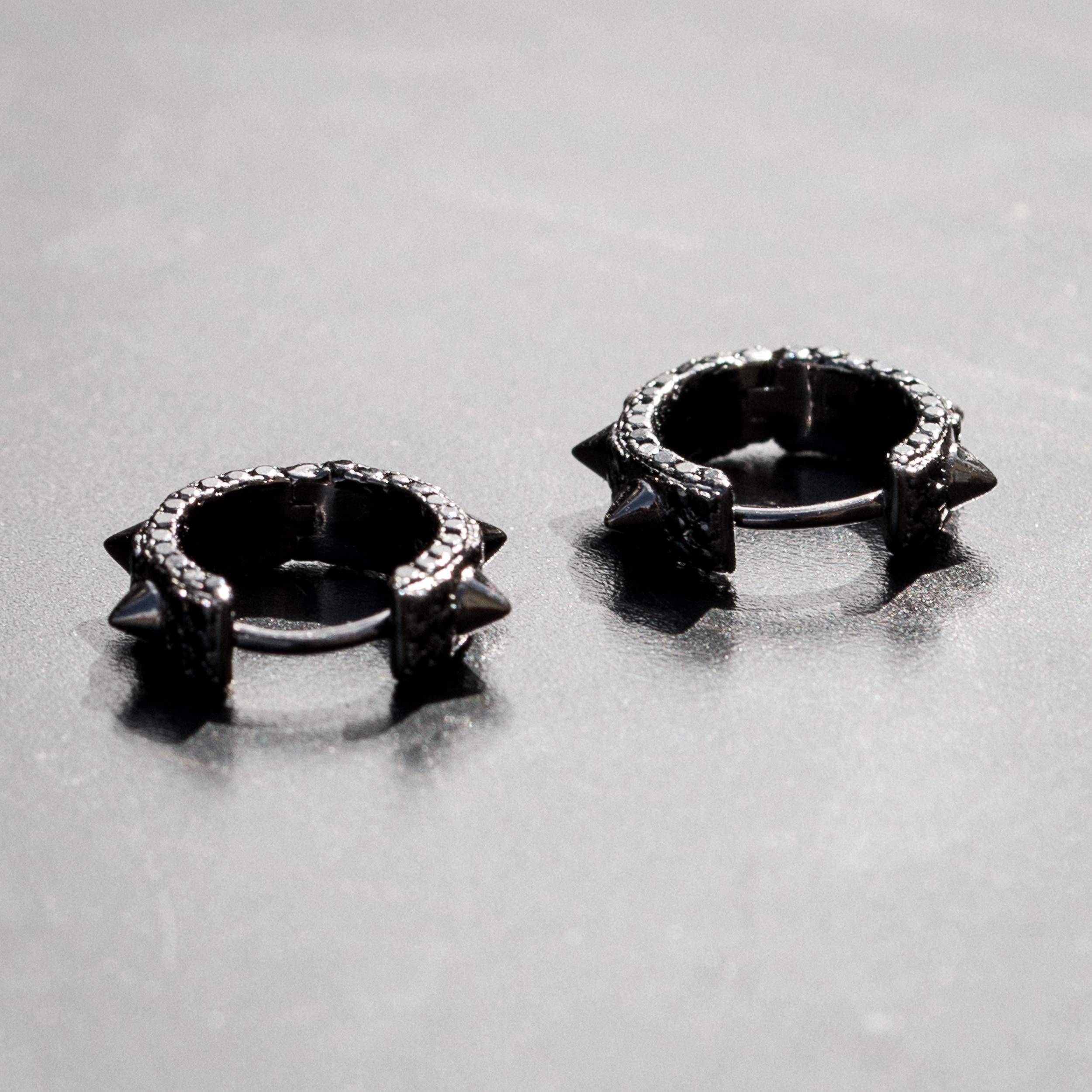Orecchini a cerchio da uomo in argento Sterling placcato nero con zirconi cubici incastonati, Small, Argento sterling, Zirconia cubica