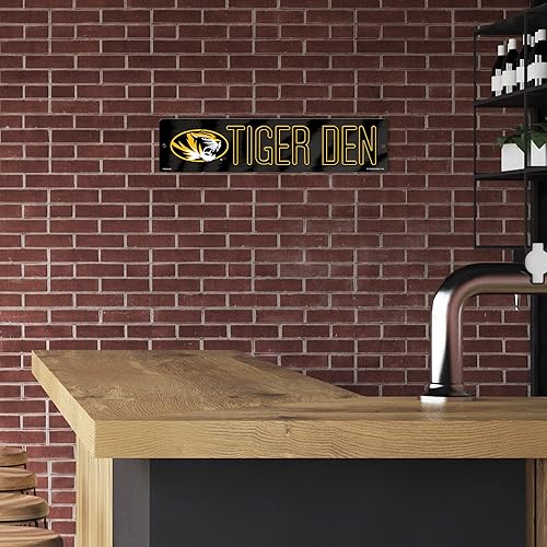 Vista 484 de Rico Industries Letrero de plástico de la NCAA de plástico de 4 x 16 pulgadas Alternativo