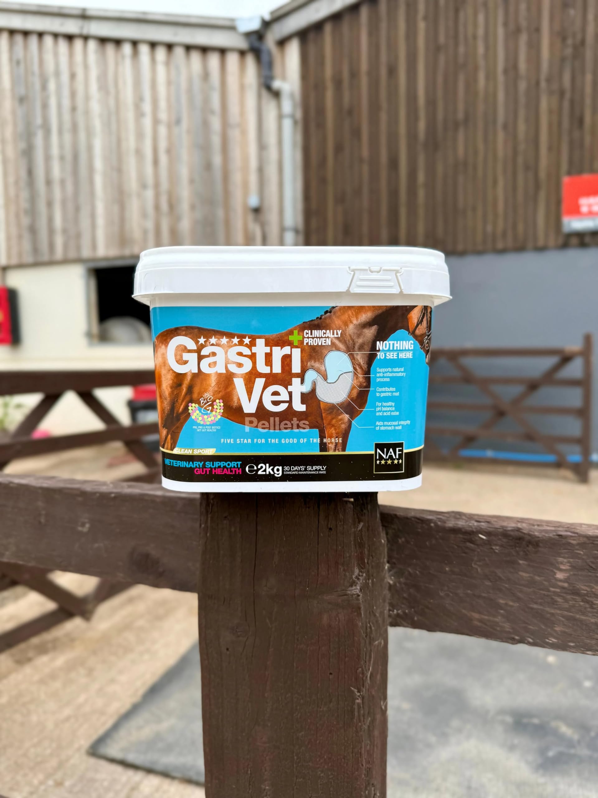 NAF Five Star GastriVet 2 kg – Apoyo estomacal avanzado para Caballos – Contiene prebióticos, probióticos y postbióticos – para apoyar la mucosa gástrica y la Salud intestinal