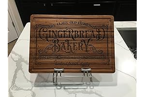 Gingerbread Delight: The Perfect Christmas Cutting Board