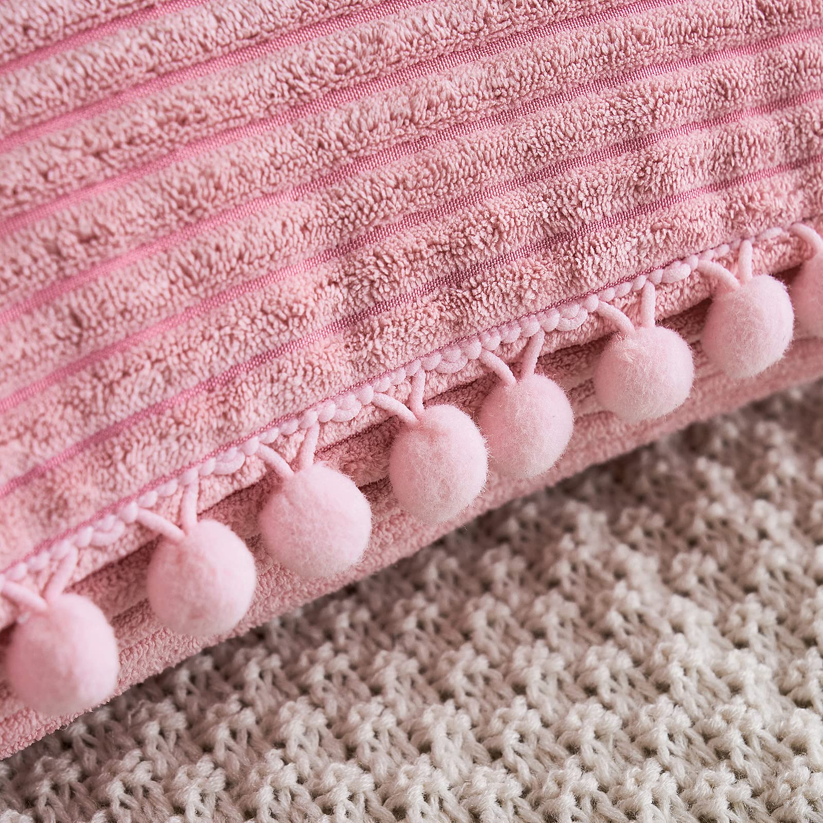 2 Federe Per Cuscini 45x45 Cm In Velluto A Coste Rosa Accesso Con Pompon - Boho Per Divano E Letto