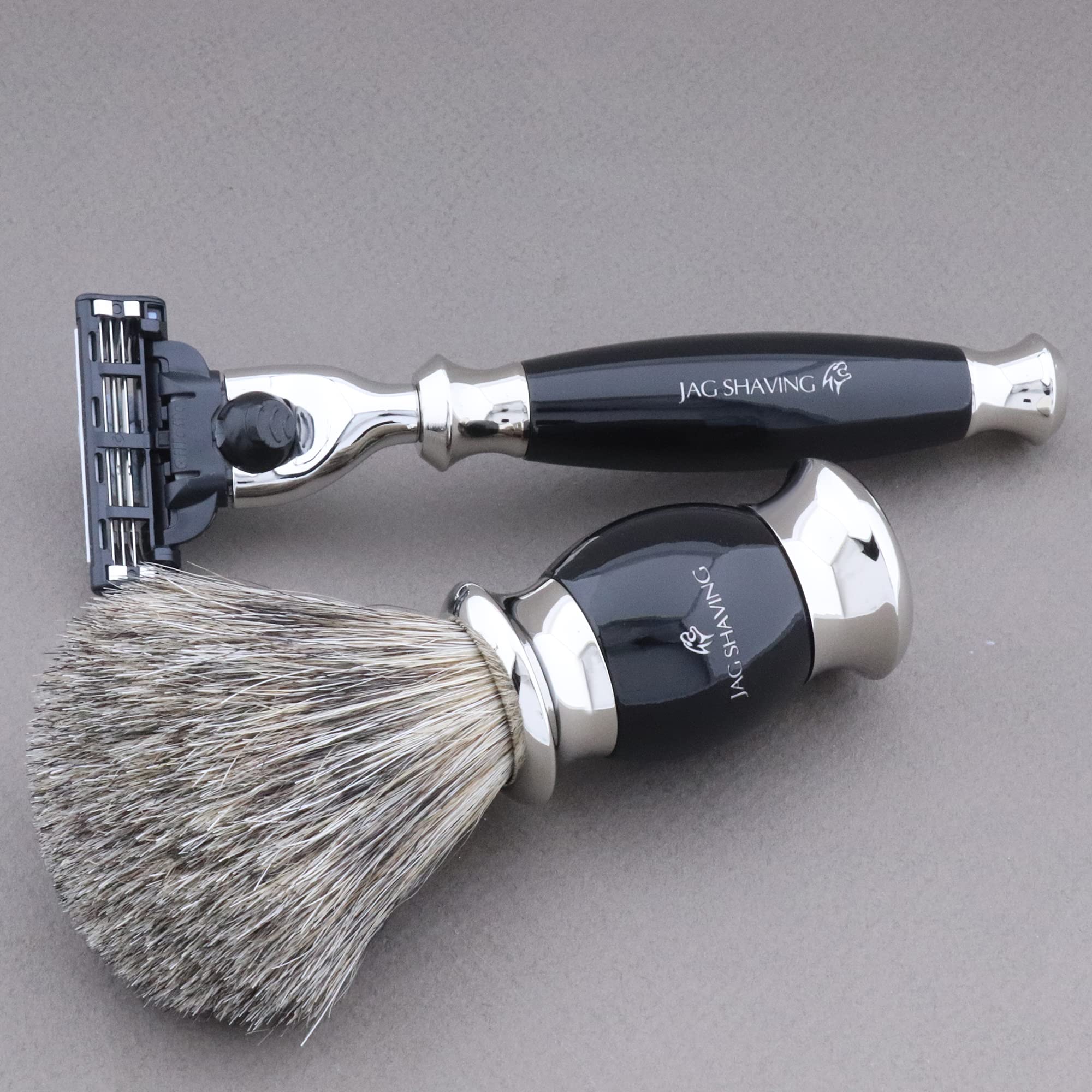 Jag Shaving - Set da barba da 3 pezzi con pennello da barba, 3 lamette da rasoio, pennello da barba super per capelli di tasso – supporto per rasatura – set da barba nero come set regalo