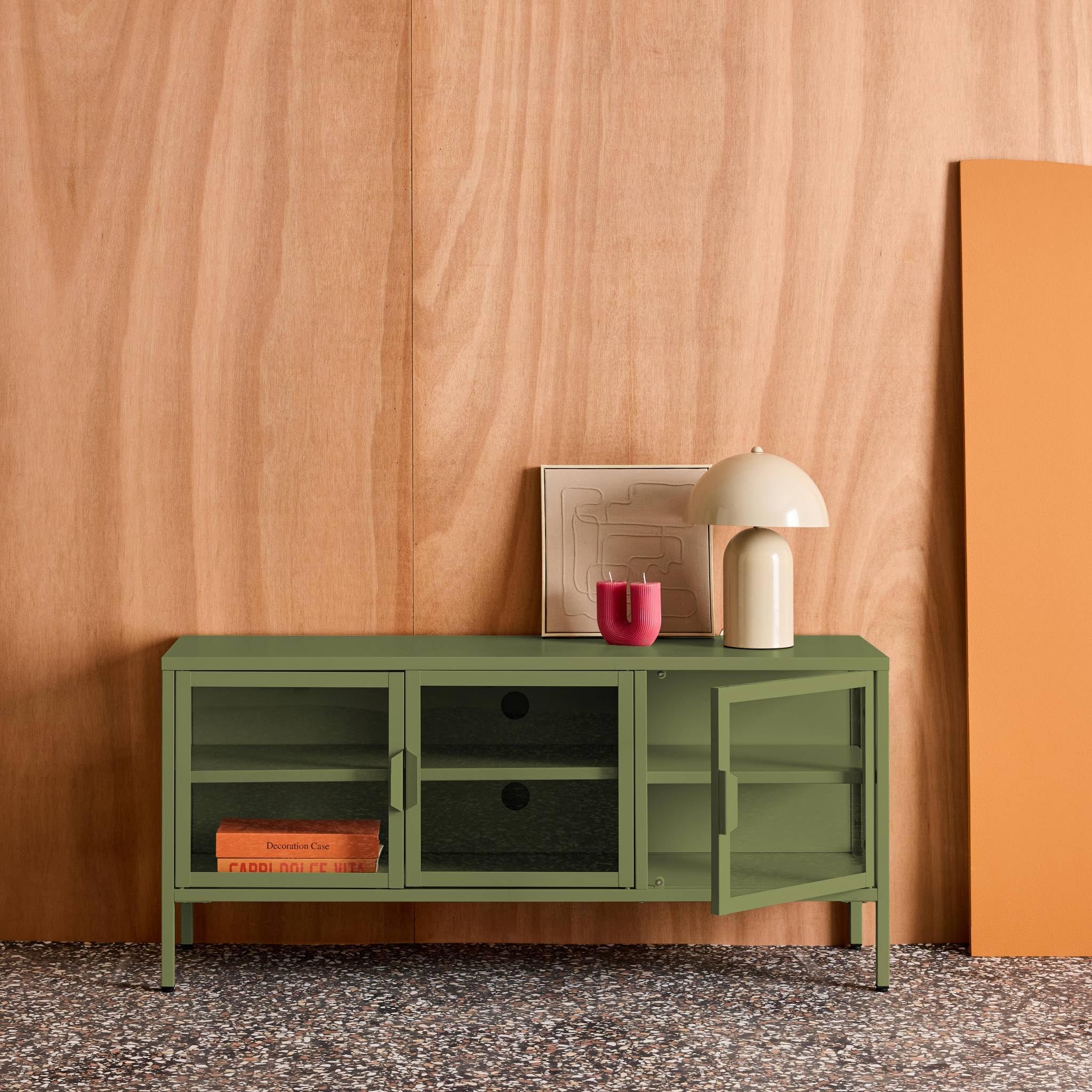 Alice's Garden sweeek-Mueble de TV Industrial de Metal y Vidrio Templado con 3 Puertas, 120cm Verde - 120x35x55 cm | Arkansas