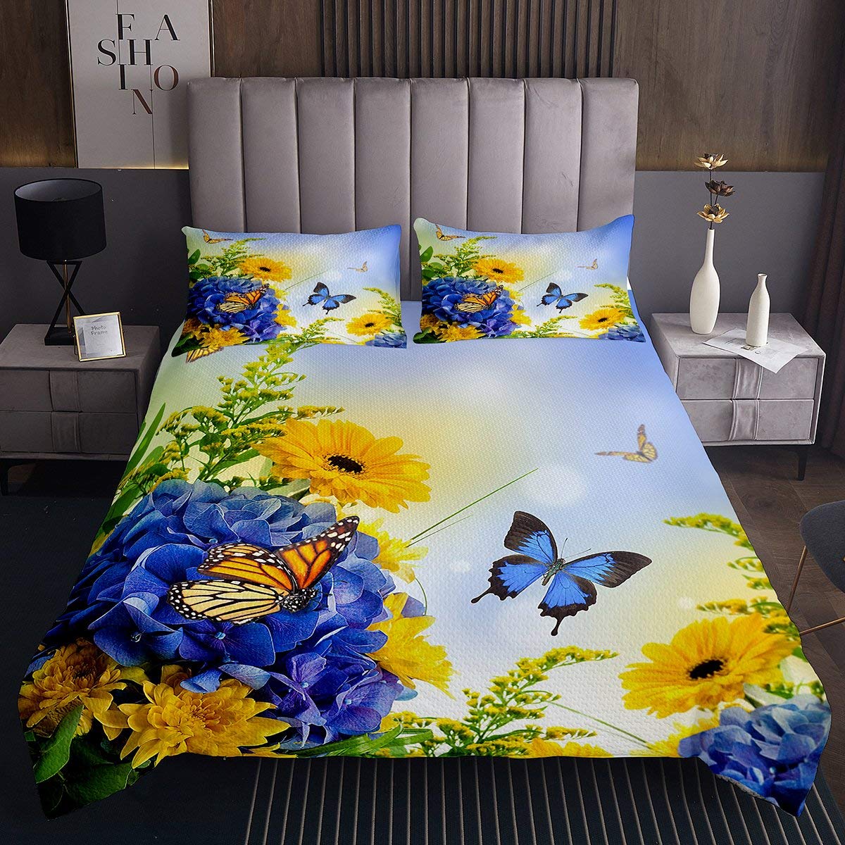 Copriletto Trapuntato Con Motivo Floreale E Farfalle