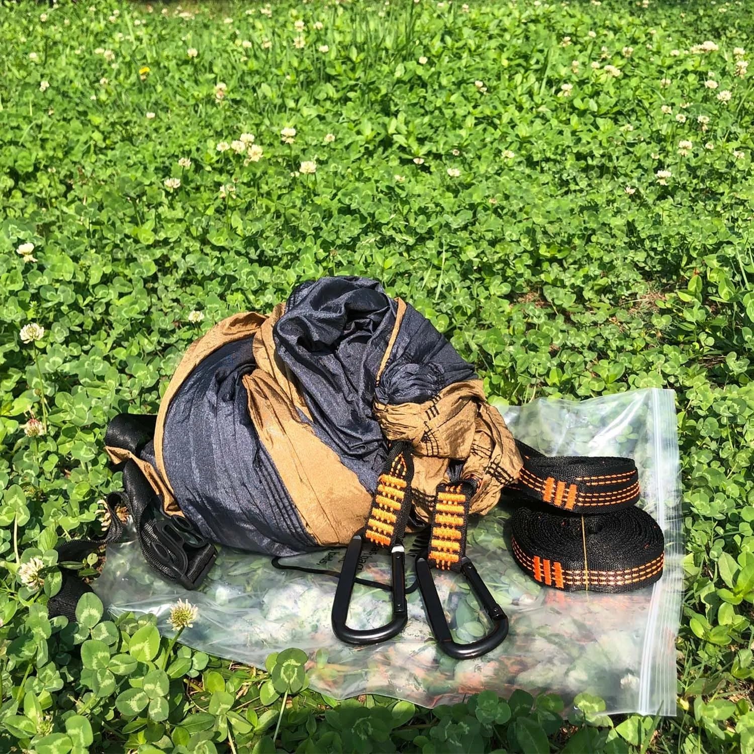 hamaki podróżne Hamak spadochronowy z paskami i karabińczykiem Camping Survival Travel Dwuosobowe meble ogrodowe(Royal blue and camel)