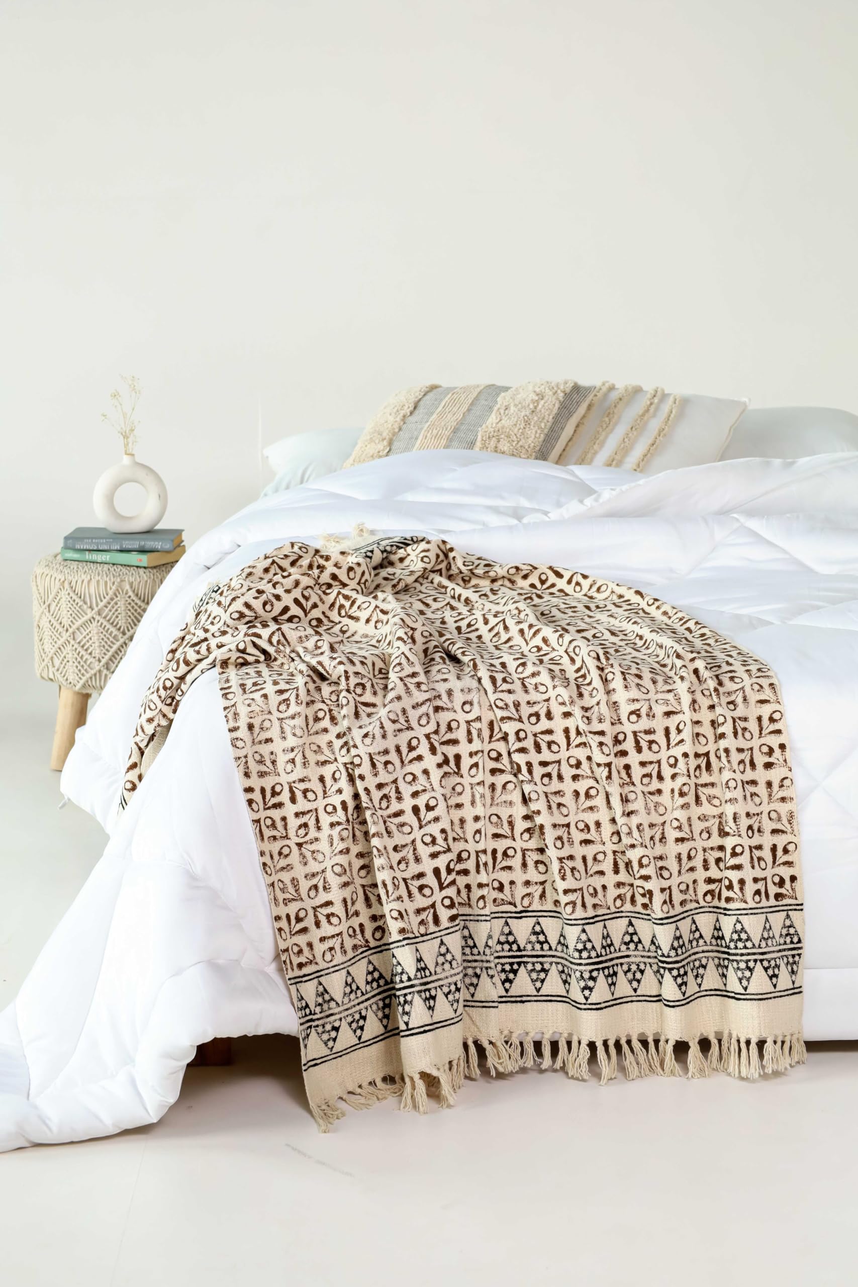 Marokkanische Plaid | Plaids | Sofaüberwurf für alle Jahreszeiten | 125x180 cm | Plaid mit Fransen | 100% Baumwolle | Rot und Creme