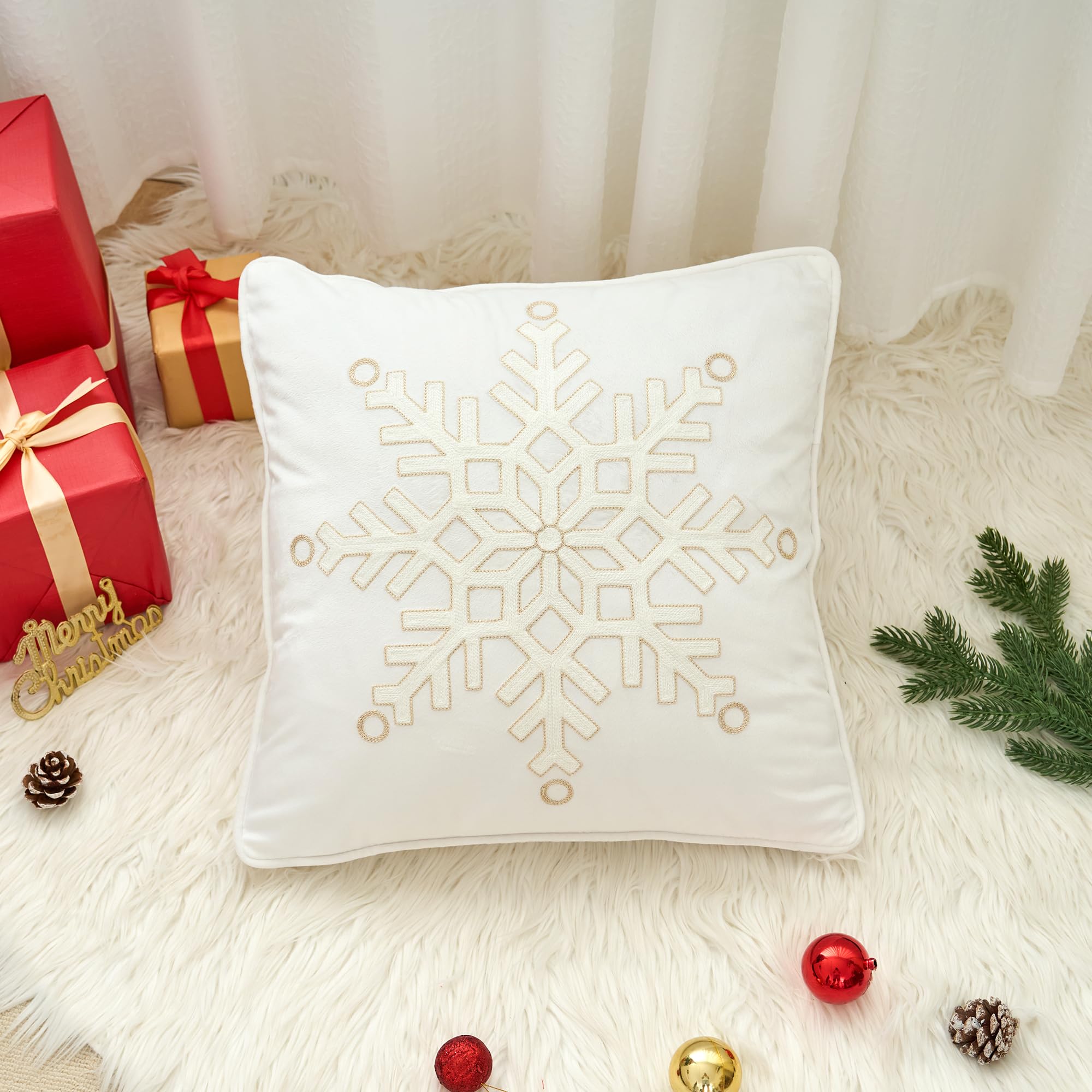 Xmax - Fundas de almohada de Navidad de 45,7 x 45,7 cm, diseño de copos de nieve bordados, fundas de cojín decorativas de terciopelo blanco para decoración del hogar