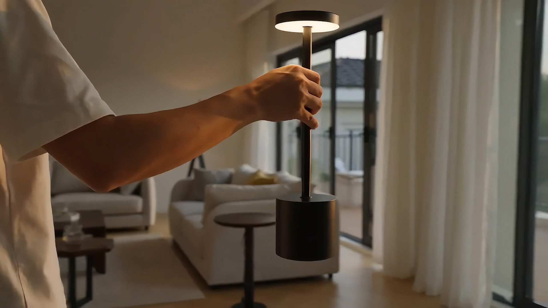Image of Swinerton White Rechargeable Cordless Table Lamps Set, 5000mAh Battery Powered Wireless Table Light, Portable LED Desk Lamp, 3 Color Dimmable Lighting for Restaurant Dining Patio Outdoor Bedroom