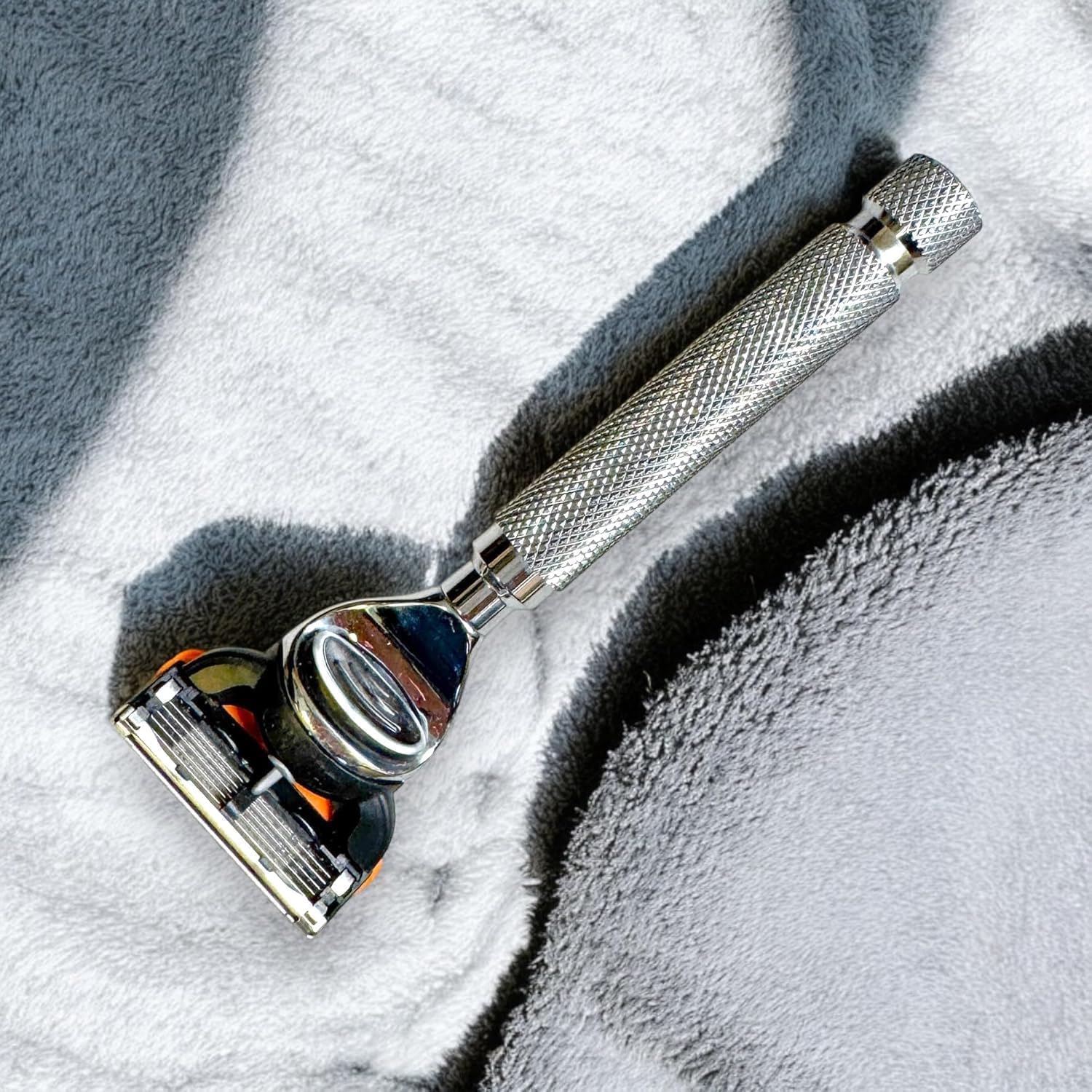 Parker - Mango de afeitar de 5 cuchillas para Fusion Blades - Mango con textura para un afeitado suave y sin tirón | Afeitadora de lujo con hoja Fusion incluida