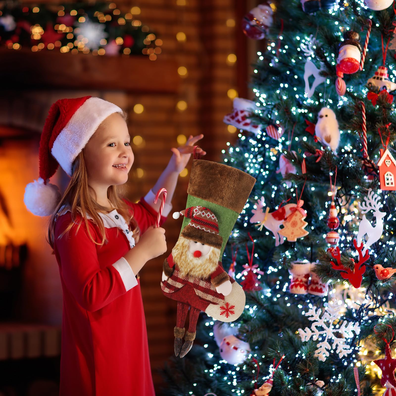 Foaincore Weihnachtsstrümpfe mit 6 Stück Weihnachtsstrumpfhalter aus Zinklegierung, 3D-Weihnachtsmann, Schneemann, Rentier, Kamin, verstellbare Halterungen für Weihnachten, Familie, Urlaub, Kaminsims