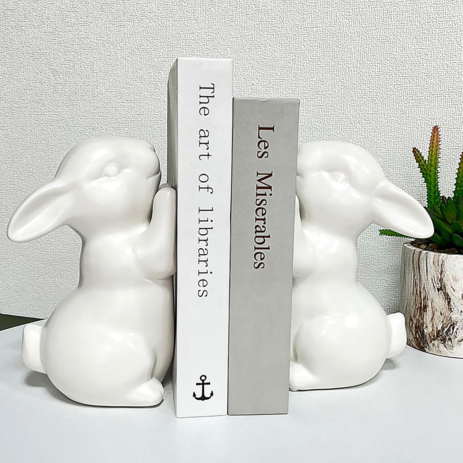 BestAlice 2 sujetalibros de conejo, sujetalibros decorativos de cerámica para libros pesados, tapones blancos para libros infantiles, soportes de soporte para libros infantiles, extremos de libros