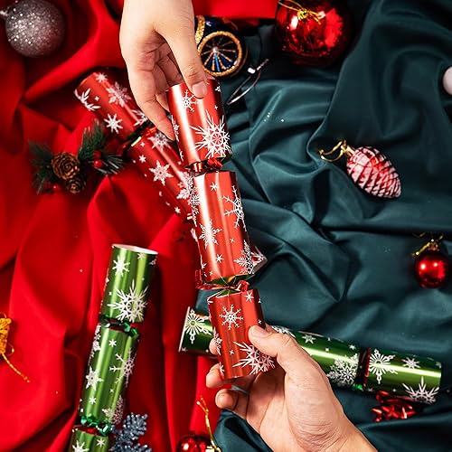 Miniatura 5 de JOYIN Paquete de 8 recuerdos de fiesta de Navidad sin broches con diseño de copo de nieve rojo y verde con suministros de fiesta para niños y