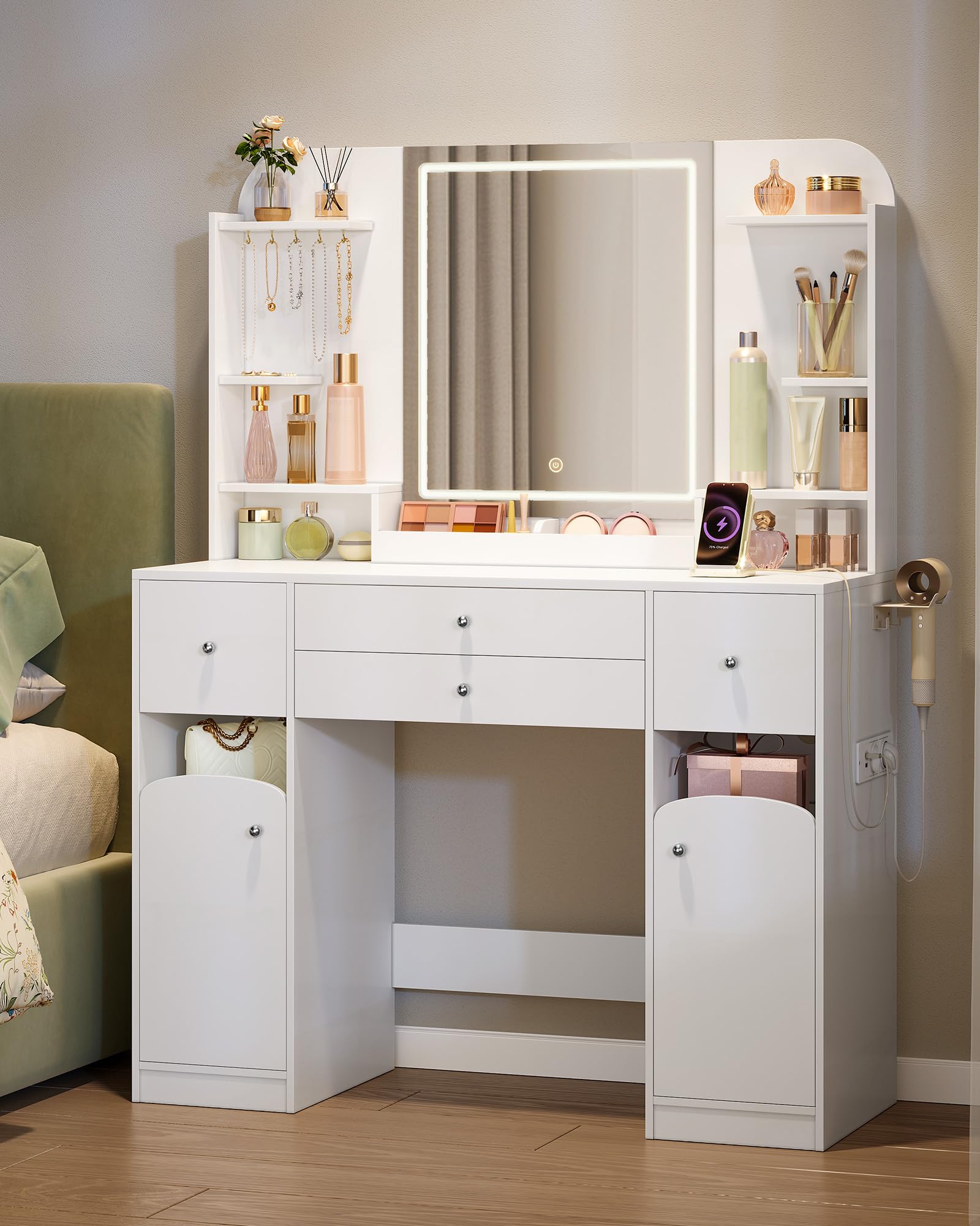 Hzuaneri Toeletta Trucco con Luce LED, con Presa e Porta Asciugacapelli, Ampio Piano D'appoggio 108cm, Toeletta con 2 Cassetti Grandi con Contenitore per Gioielli, 2 Armadietti, 40x108x145 cm Bianco