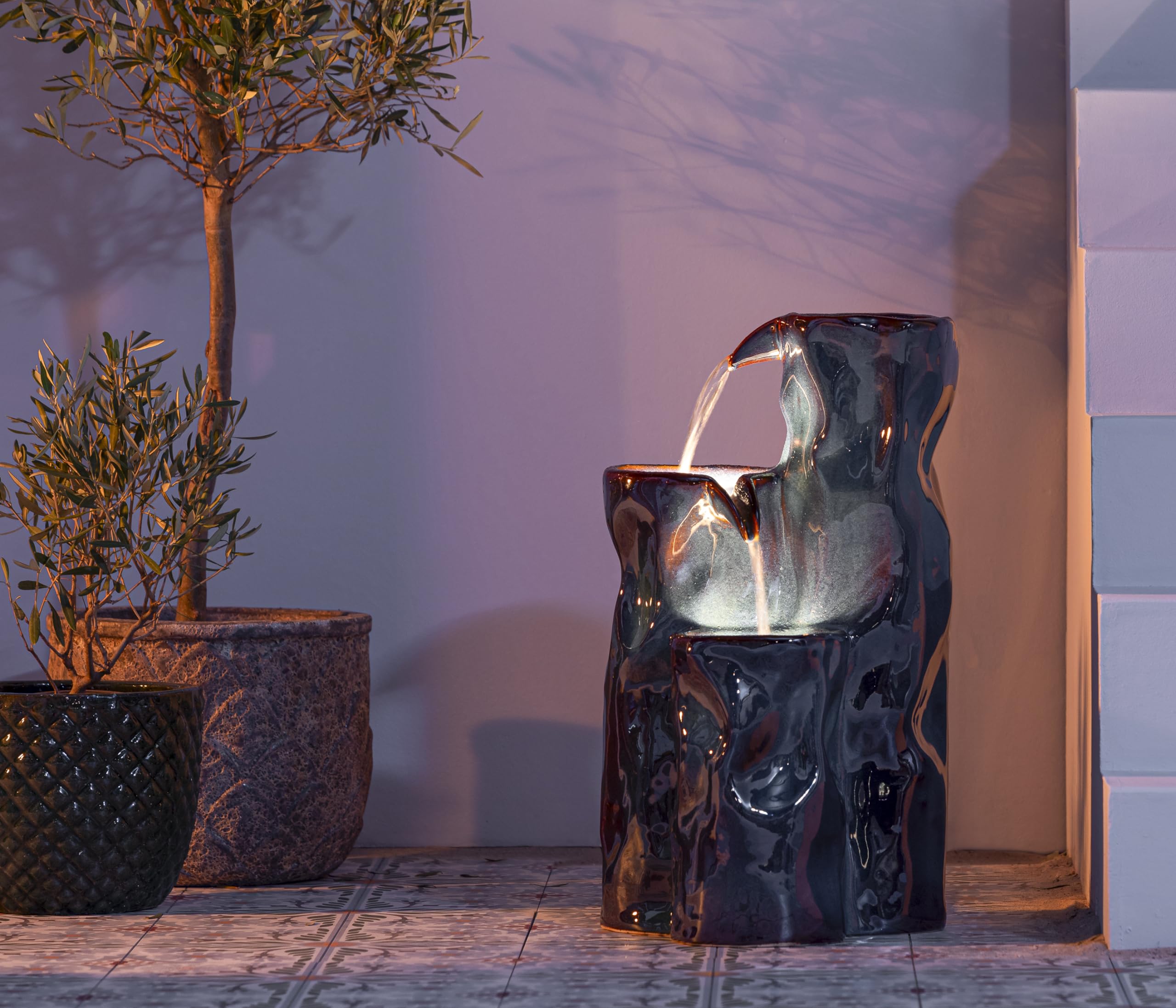 Dehner Gartenbrunnen Corso, mit LED Beleuchtung, frostbeständig, solarfähiger Brunnen für Außen, 38 x 34 x 64.5 cm, Keramik, blau