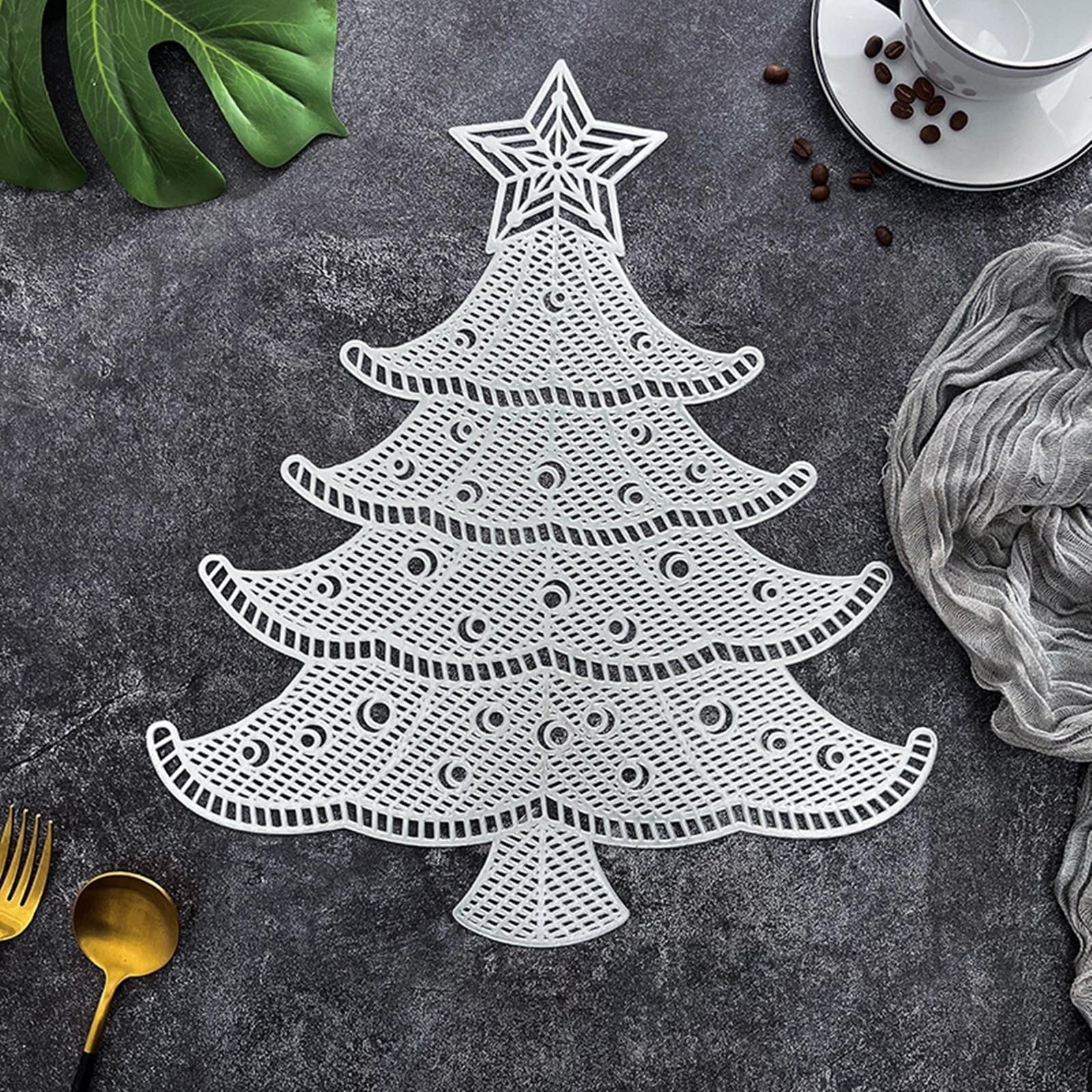 Set de table Noël argenté au design sapin creux élégant