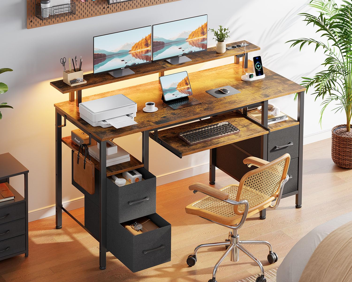 Seventable Computertisch 120 cm mit LED-Leuchten und Steckdosen, Home-Office-Schreibtisch mit 4 Schubladen, Schreibtisch mit Tastaturablage, Arbeitsschreibtisch mit Monitorständer (Vintagebraun)