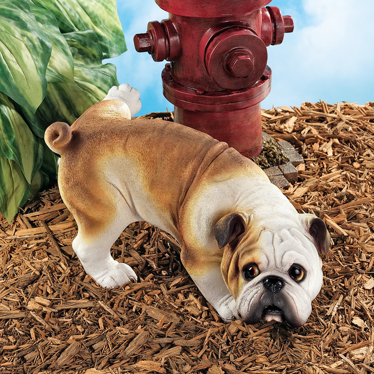Amazon.com : Design Toscano Dog Gone Bad Peeing Bulldog Statue