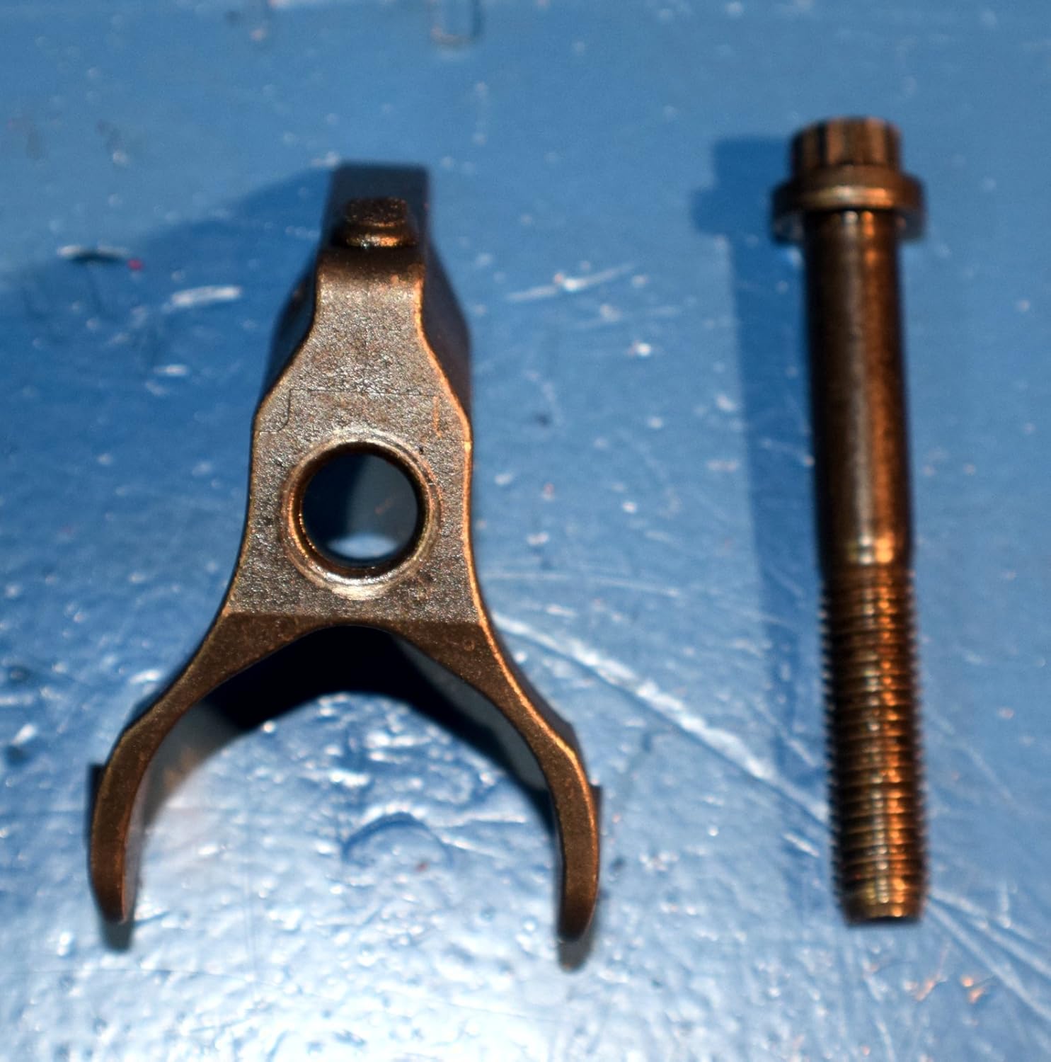 1 x CUMMINS ISX FUEL INJECTOR HOLD DOWN CLAMP & BOLT