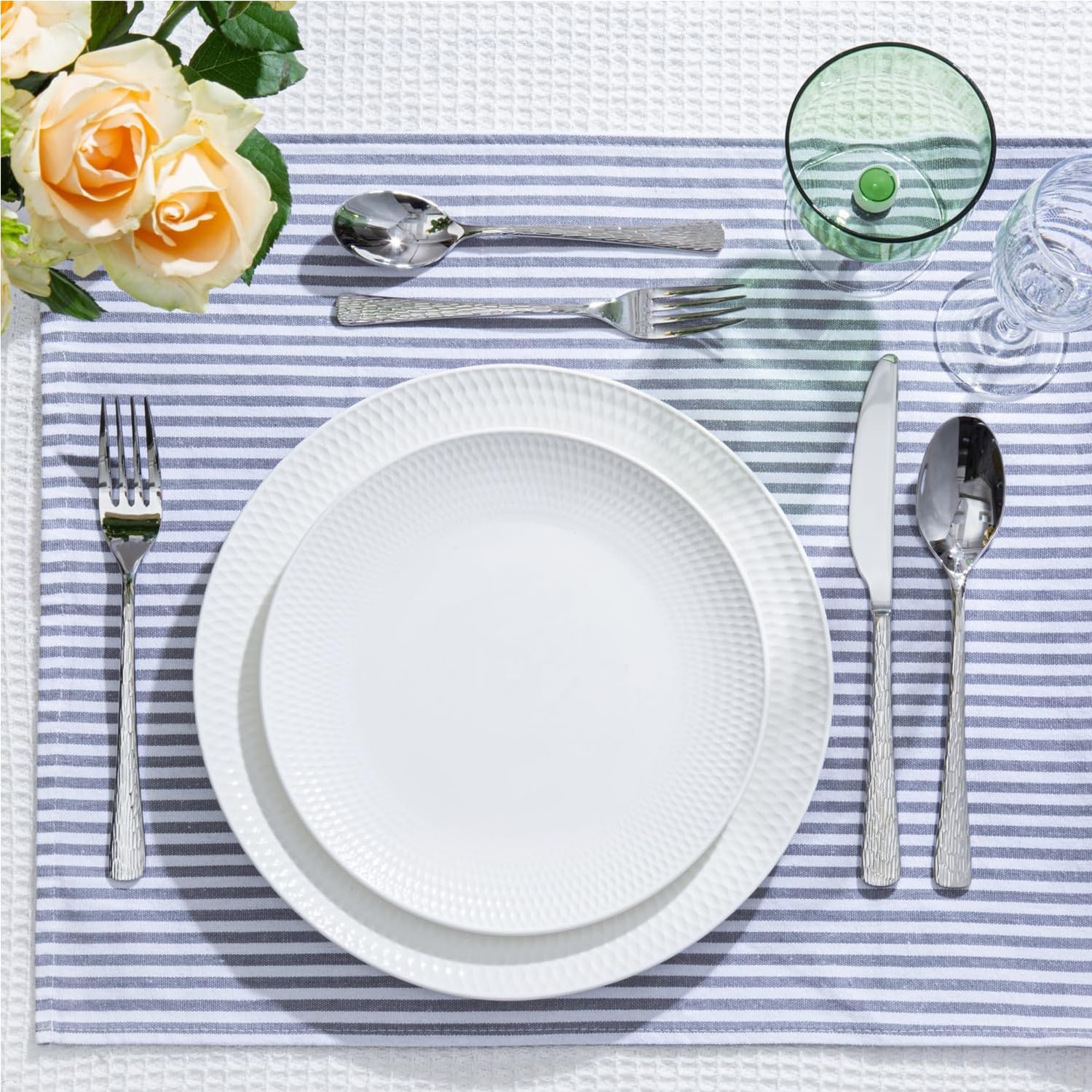 HIKAA Besteck Set 12 Personen, 60-Teiliges Gehämmert Essbesteck, 18/10 Premium Edelstahl Besteckset mit Einzigartigem Wellenmuster-Design, Cutlery Set Hochglanzpoliert – Spülmaschinenfest (Silber)