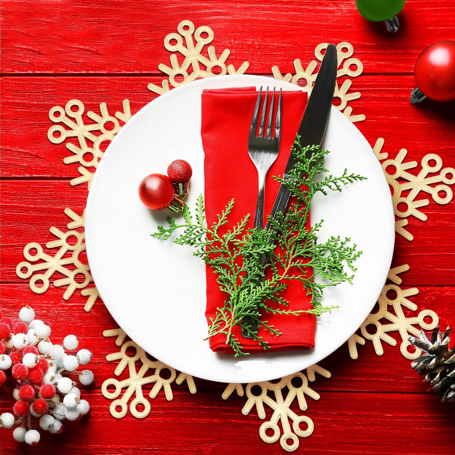 Snowflake Placemat Set 15 Inch Pressed Vinyl Metallic Christmas Washable Heat Resistant Non Slip Placemat Hollow Out for Xmas Holiday Dining Table Kitchen(Gold,24 Pcs)