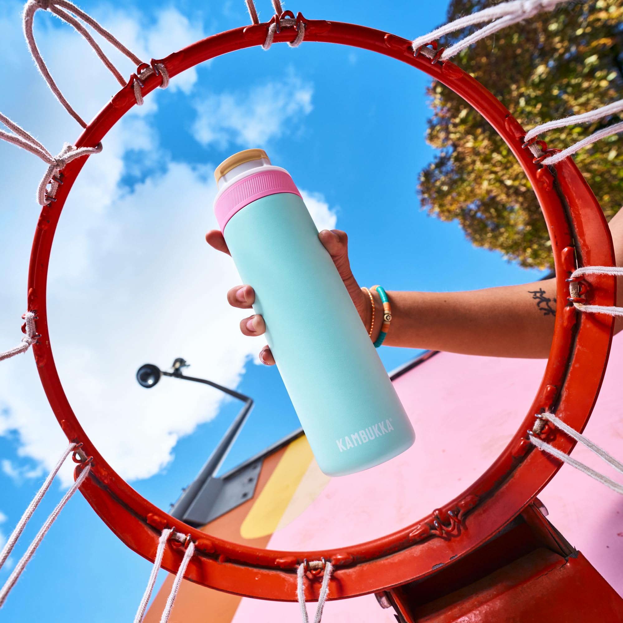 Kambukka Lagoon 600ml Kunststoff-Wasserflasche mit Strohhalm - auslaufsicher, schmutz- und geruchsresistent, spülmaschinenfest - stoßfeste und langlebige Trinkflasche - Eis am Stiel