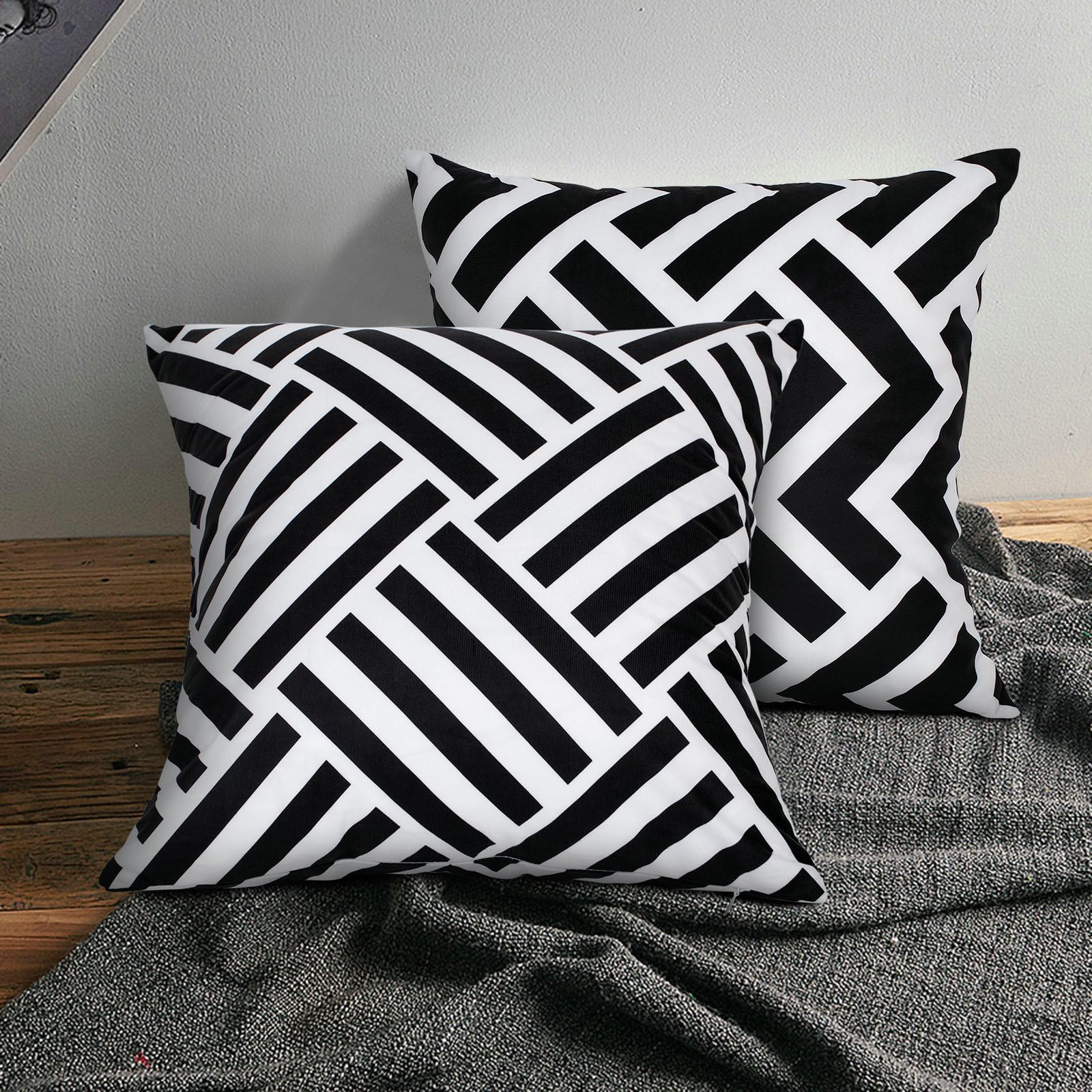 Federe Cuscini 50x50 cm, Copricuscini Divano Bianco e Nero Doppia Faccia Motivo Geometrico in Peluche Corto con Cerniera Federe per Soggiorno Camera Letto Divani da Esterno Set di 2