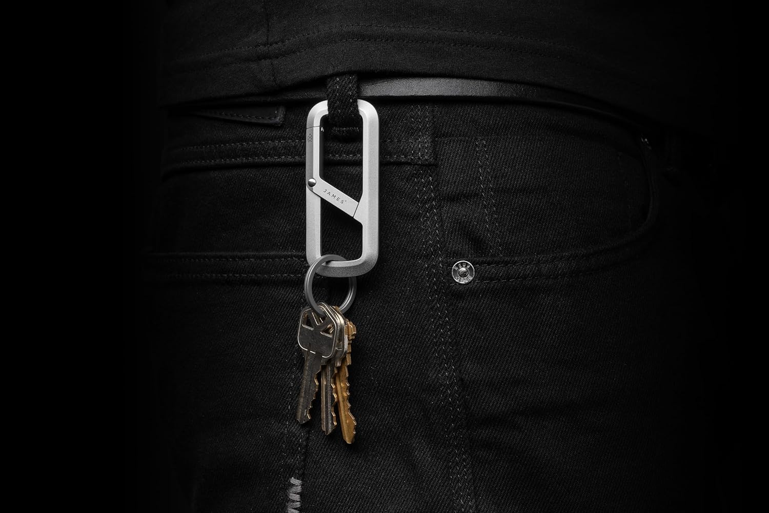 JAMES° Madison Machined Aluminum Carabiner with Dual Compartment Design to Securely Lock Your Keys, Lightweight Single Body Construction for Everyday