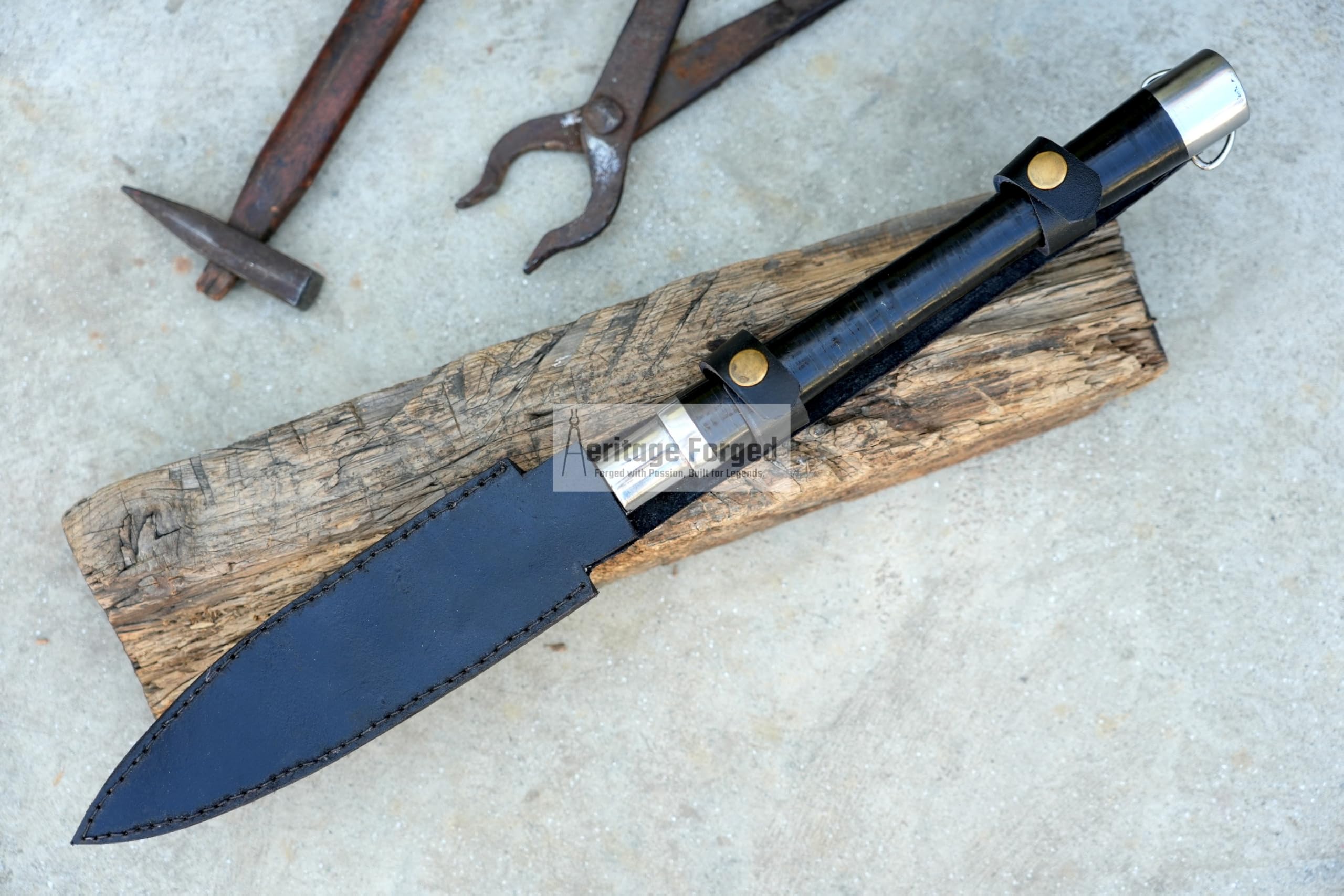 THE NEPAL Handgeschmiedeter Jagdspeer, 22,9 cm lange Klinge, langlebiger 5160-Blattfederstahl, Vollzapfenledergriff, inklusive Lederscheide