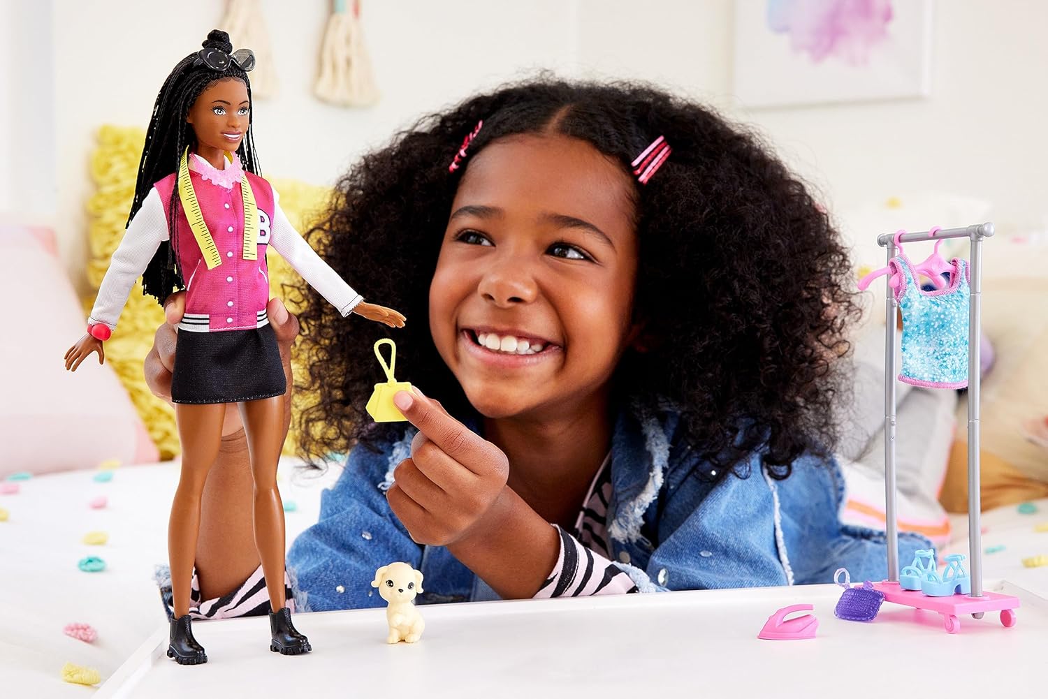 Barbie On-set Stylist Doll & 14 Accessories, Brooklyn Doll with Garment Rack, Top, Fashion Pieces, Puppy & More