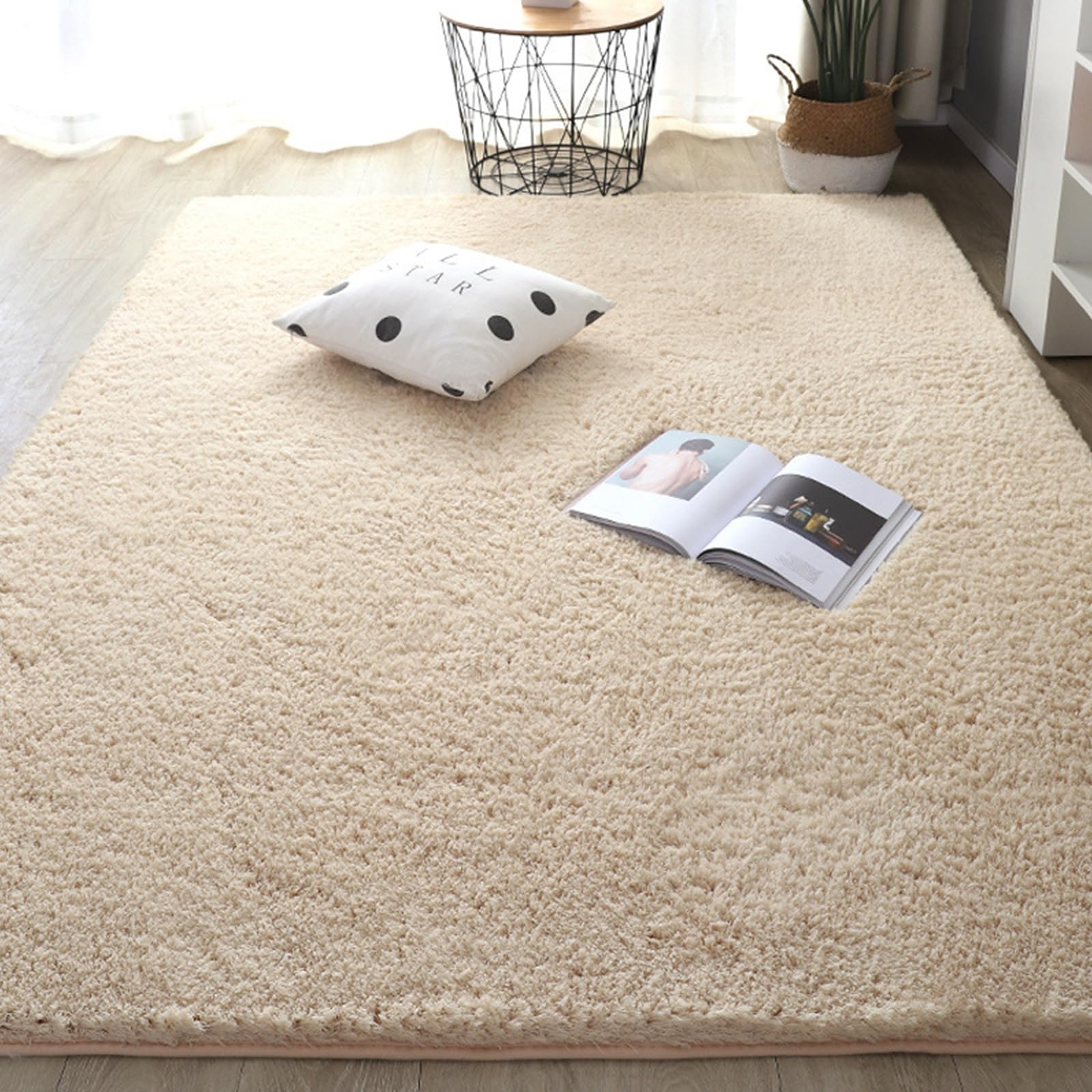Tapis de chambre douillet et grand format pour pieds nus