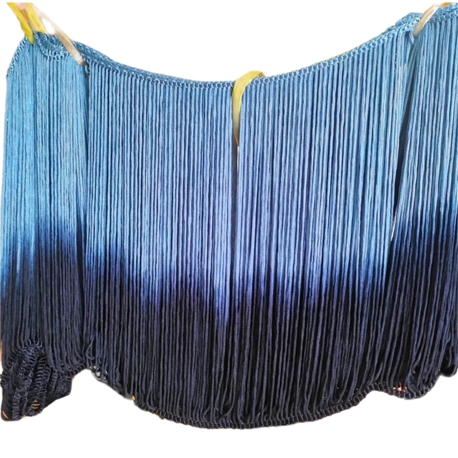 Borla de flecos con degradado de 25 cm para dar movimiento espectacular a tu vestido de baile