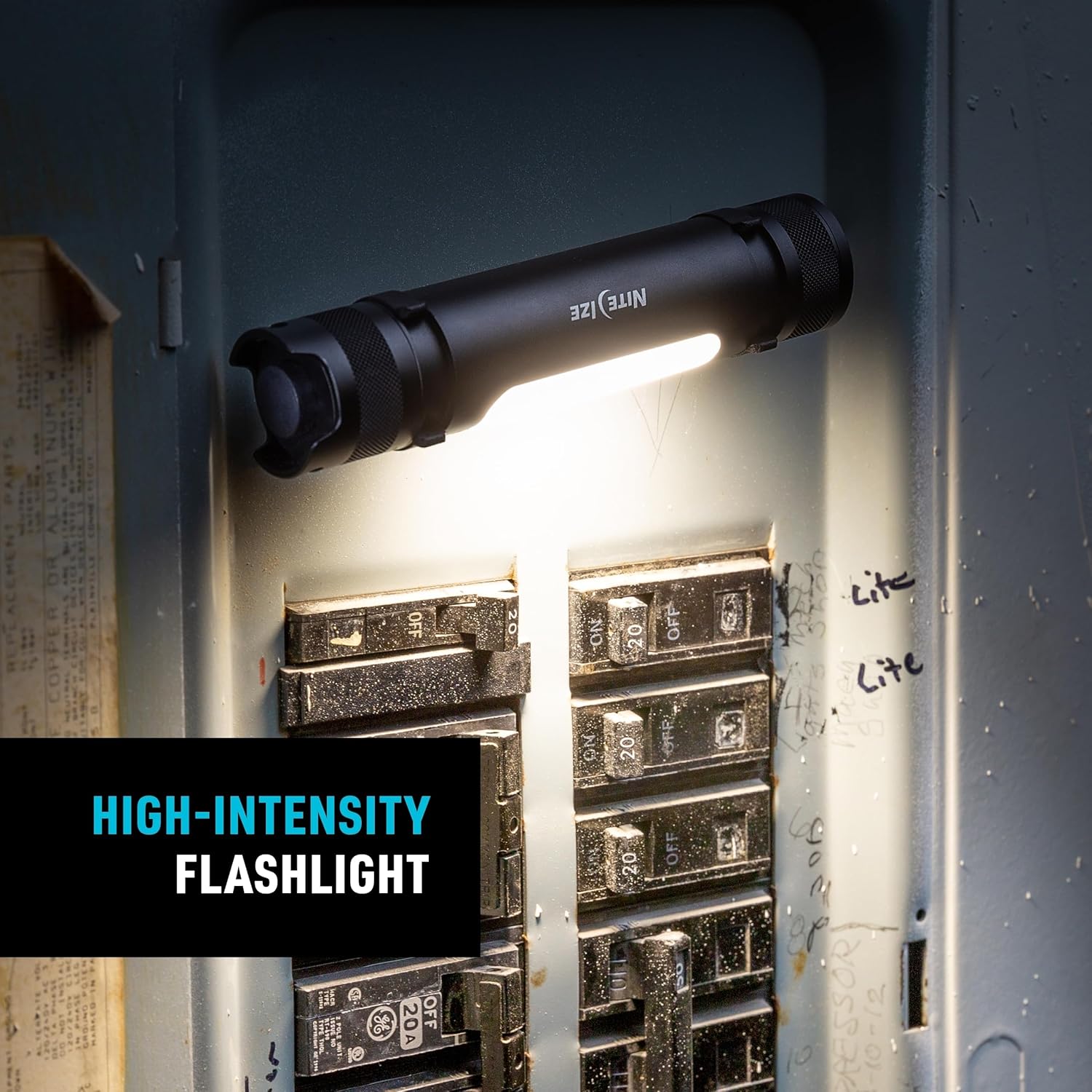 Nite Ize Radiant Rechargeable Utility Light - Magnetic & Rechargeable Flashlight - Bright Lighting Perfect for Outdoor & Job Site Work - Black