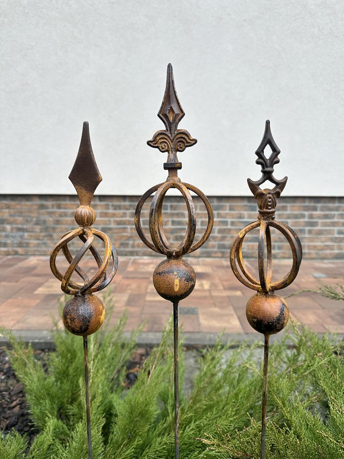 Rusty Metal Garden Finials – Handmade Rustic Stakes for Outdoor Decoration and Unique Weathered Yard Art
