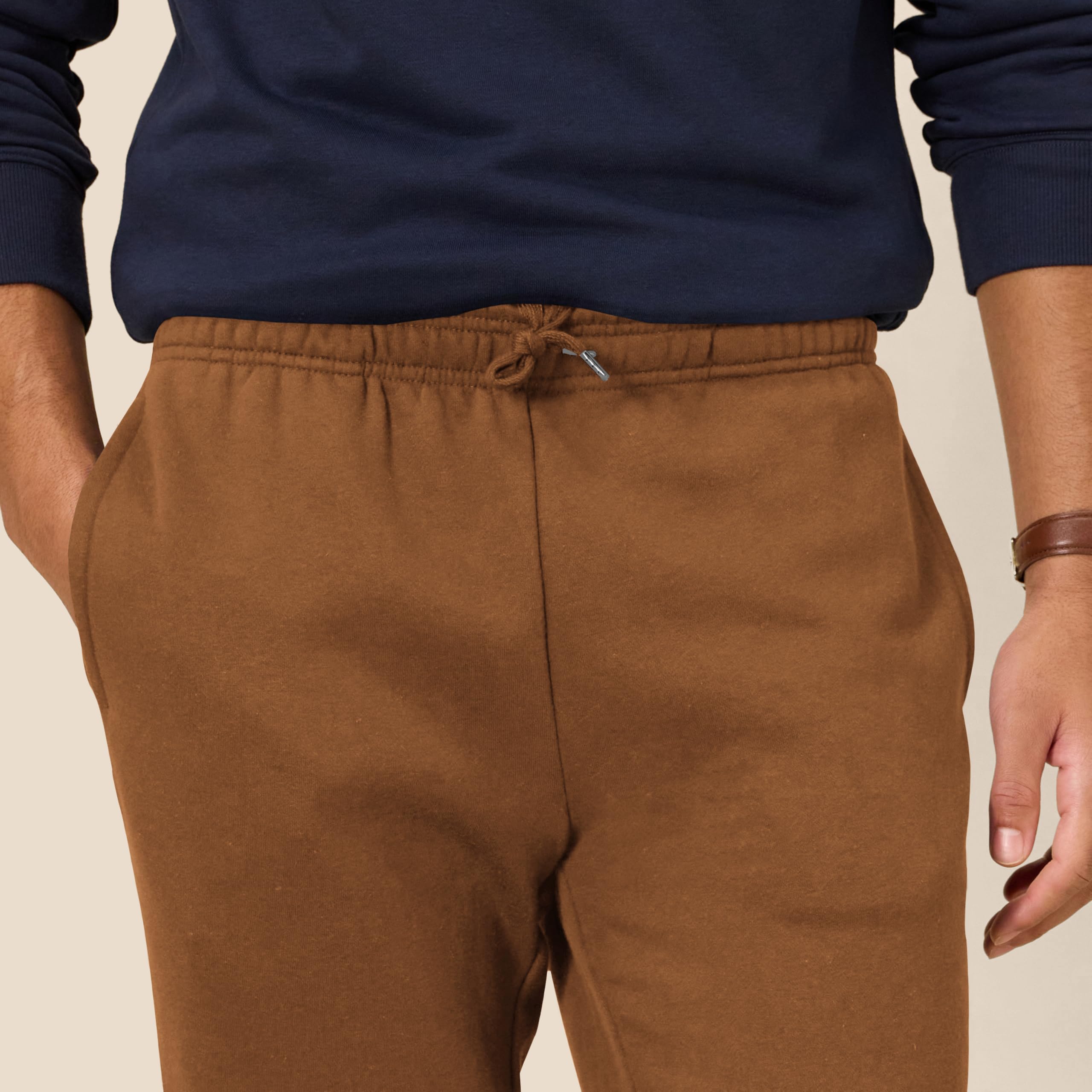 Amazon Essentials Pantaloni Sportivi da Jogging Taglio Rilassato, in Pile, vestibilità Comoda Uomo