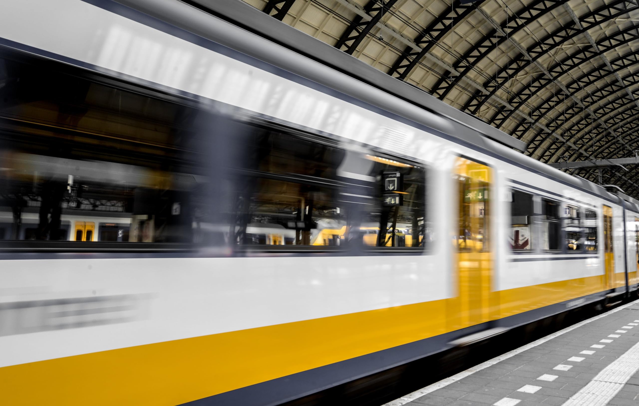 Tren Amarillo - Juego de Rompecabezas de Madera de 4000 Piezas para Mayores de 14 años