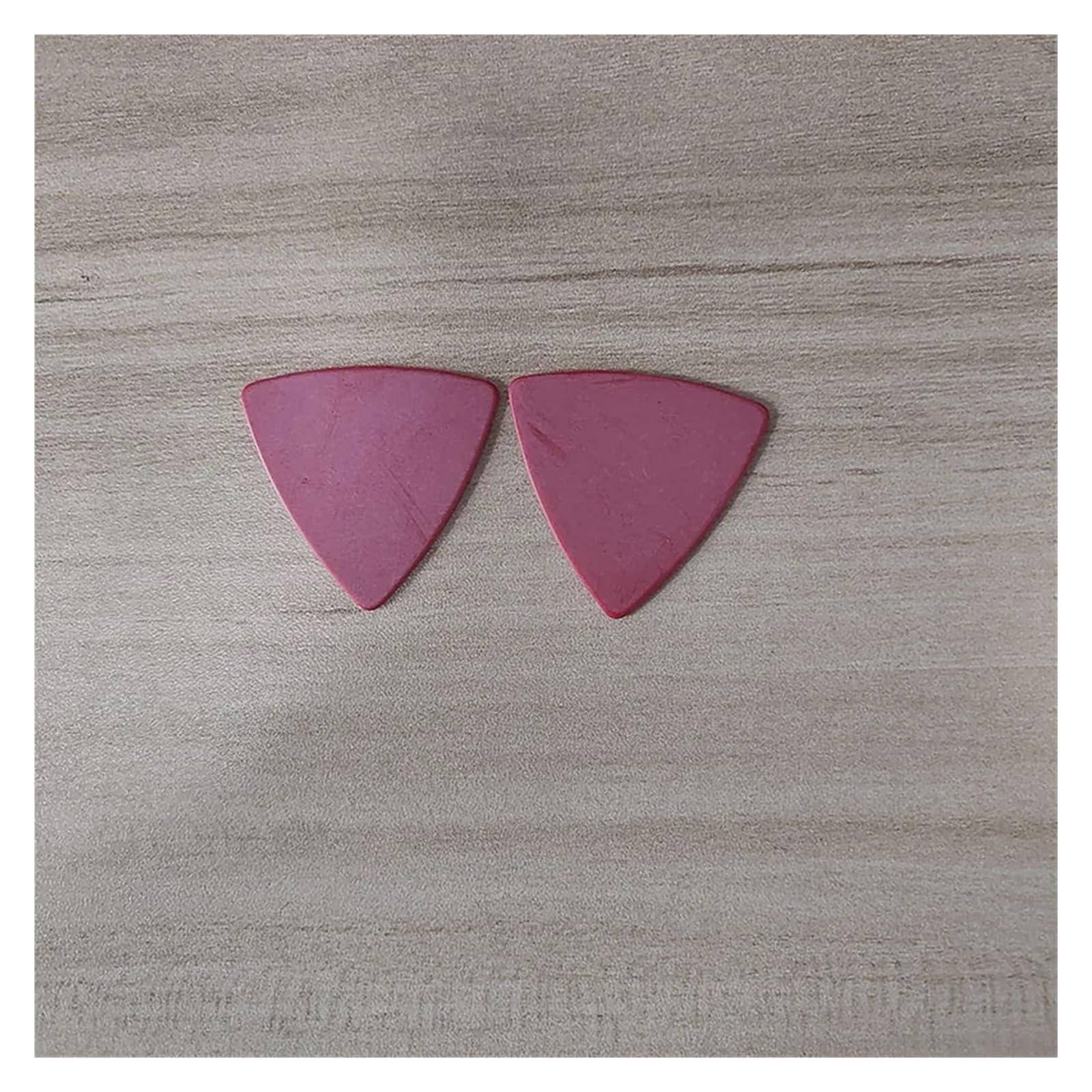 Plettri For Chitarra Triangolari Da 100 Pezzi, 1,0 Mm, Rosso | Plettri for chitarra triangolari da 100 pezzi da 1,0 mm - superficie opaca rosso scuro non stampato