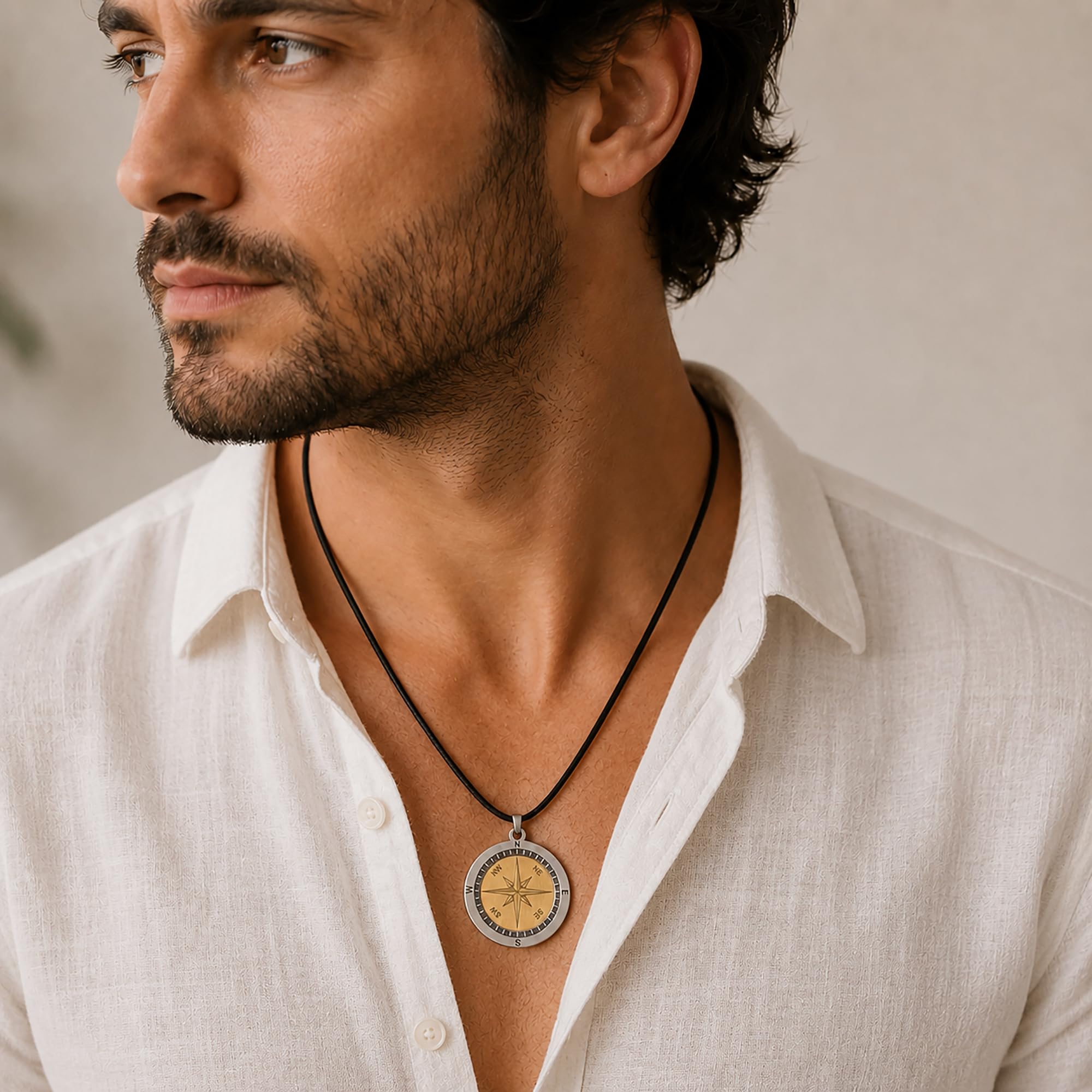 Gioielli Aurum - Collana Uomo Argento Sterling 925 con Ciondolo Bussola Rosa dei Venti, Cordino Cotone Nero 45 cm, Pendente 3 cm Lavorato a Mano, Gioiello Uomo Stile Nautico Idea Regalo