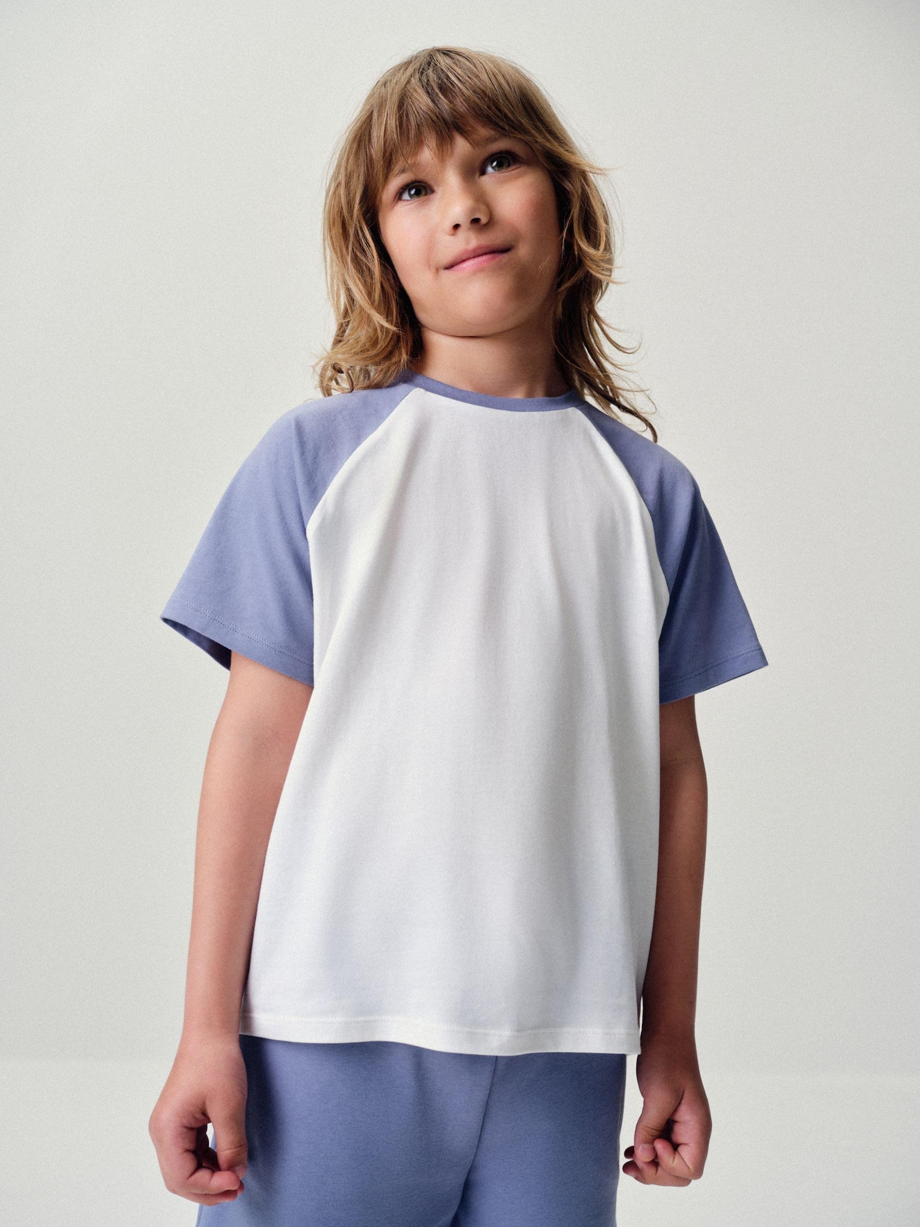 THE SET Niños Conjunto de 8 piezas formado por sudadera, sudadera con capucha, pantalones de chándal, pantalones cortos y camisetas extragrandes de manga corta y cuello redondo