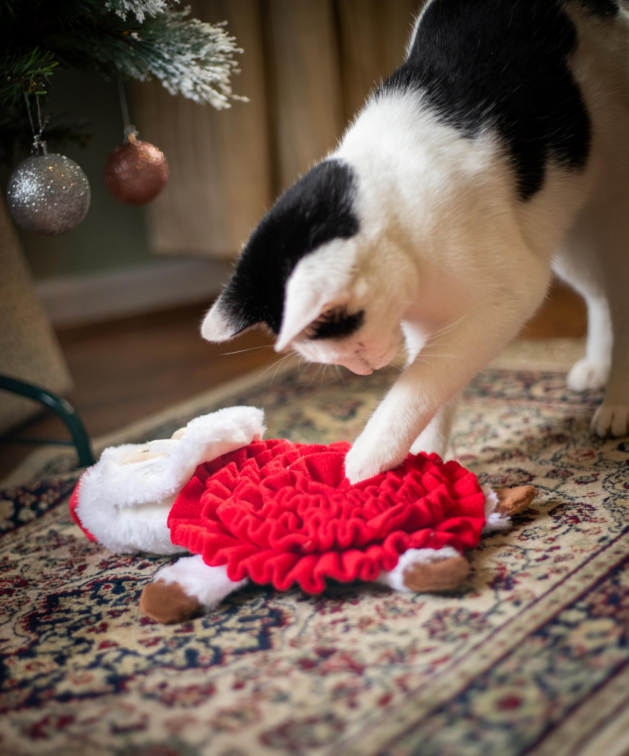 Rosewood Steve Santa Snuffle Mat Dog Toy, Christmas Treat Puzzle Plush for Nose Work Mental Stimulation & Slow Feeding - Image 2