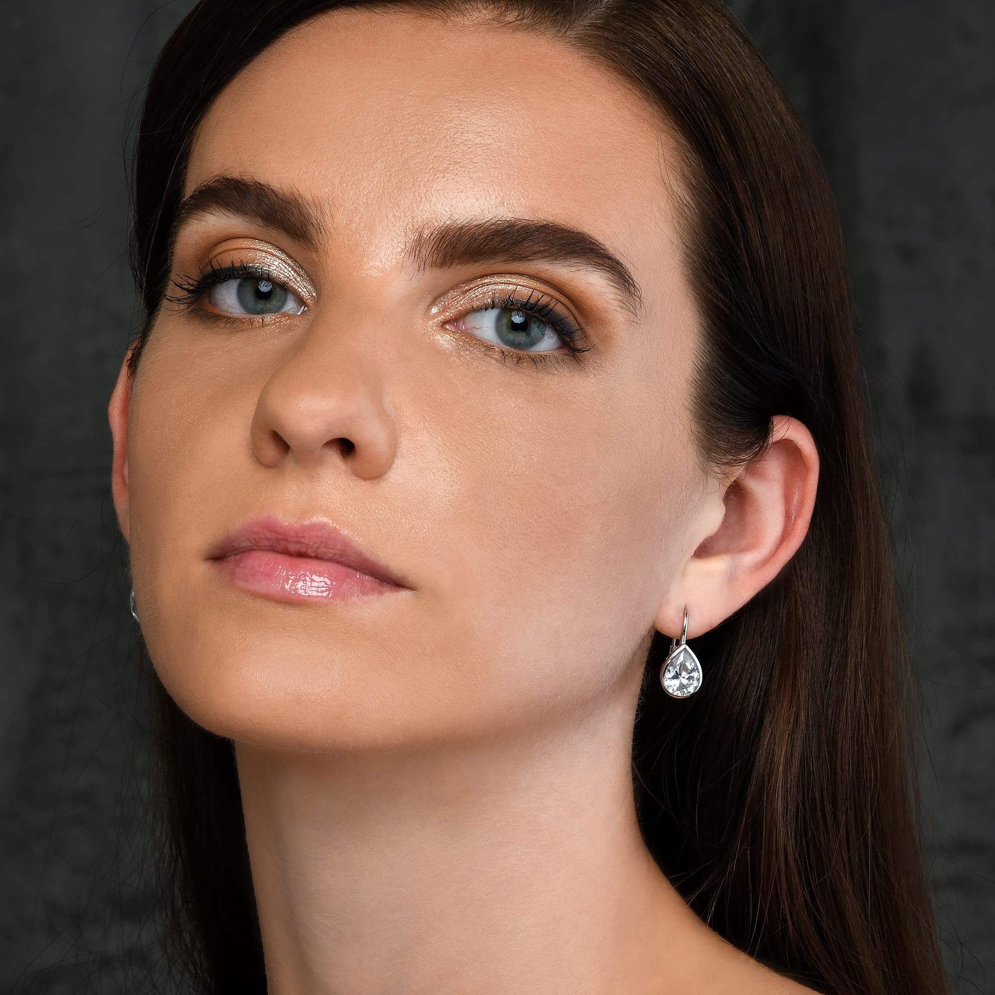 Diamond Treats 925 Sterling Silber Teardrop Ohrringe für Damen und Mädchen, niedliche birnenförmige Tropfen-Ohrringe mit Geschenkbox