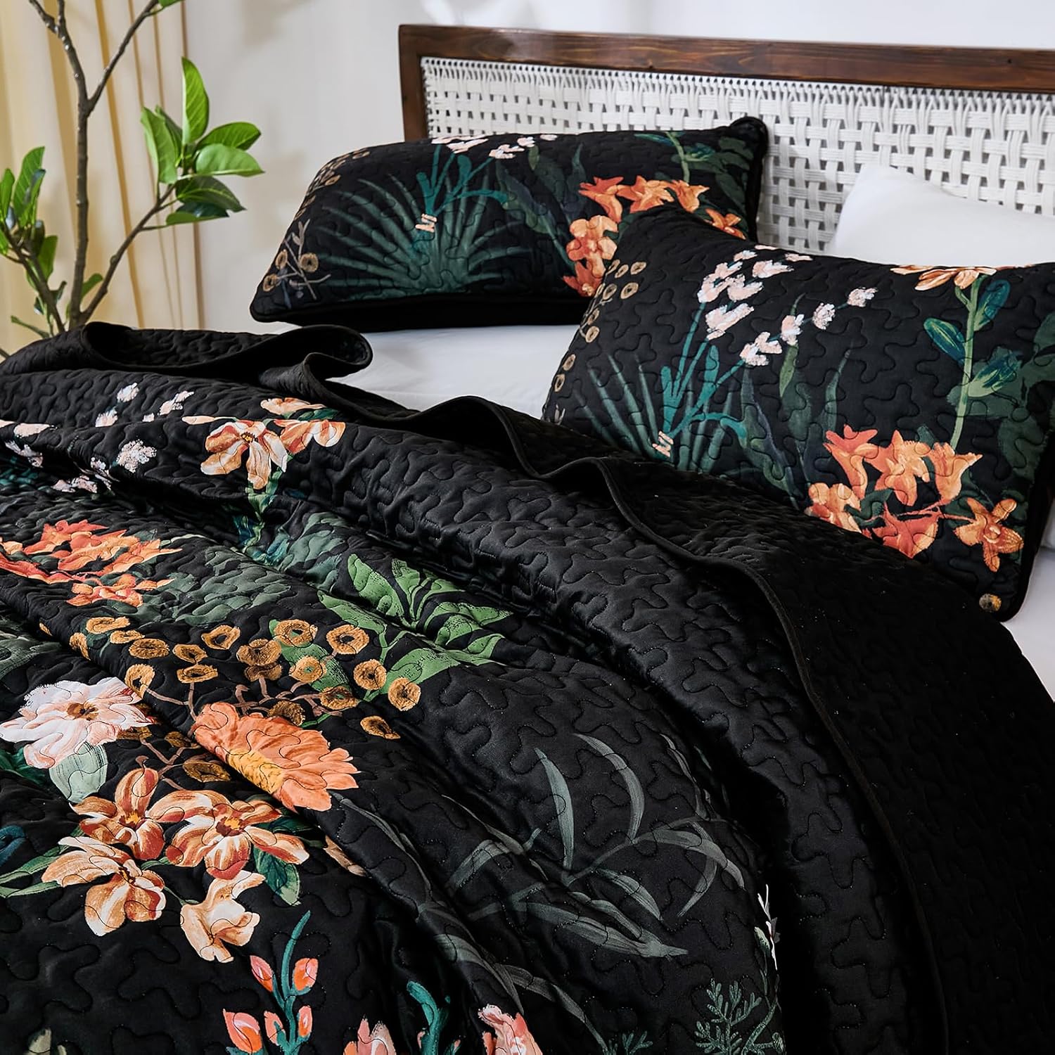 Yiran Floral Quilt Set Queen Size, Black Orange Botanical Bedspreads Bedding Set, 3 Pieces Summer Soft Lightweight Microfiber Coverlet with 2 Pillow Shams for All Season 96x90 Inch