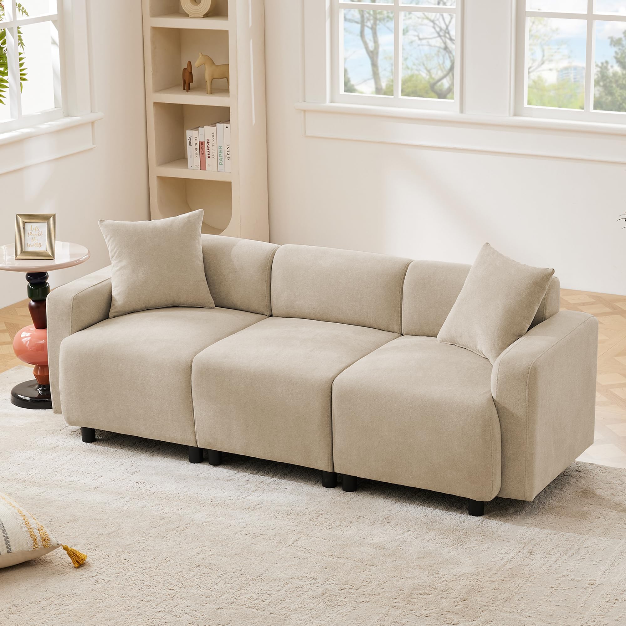 Divano a 3 posti, design moderno, con cuscino decorativo, beige