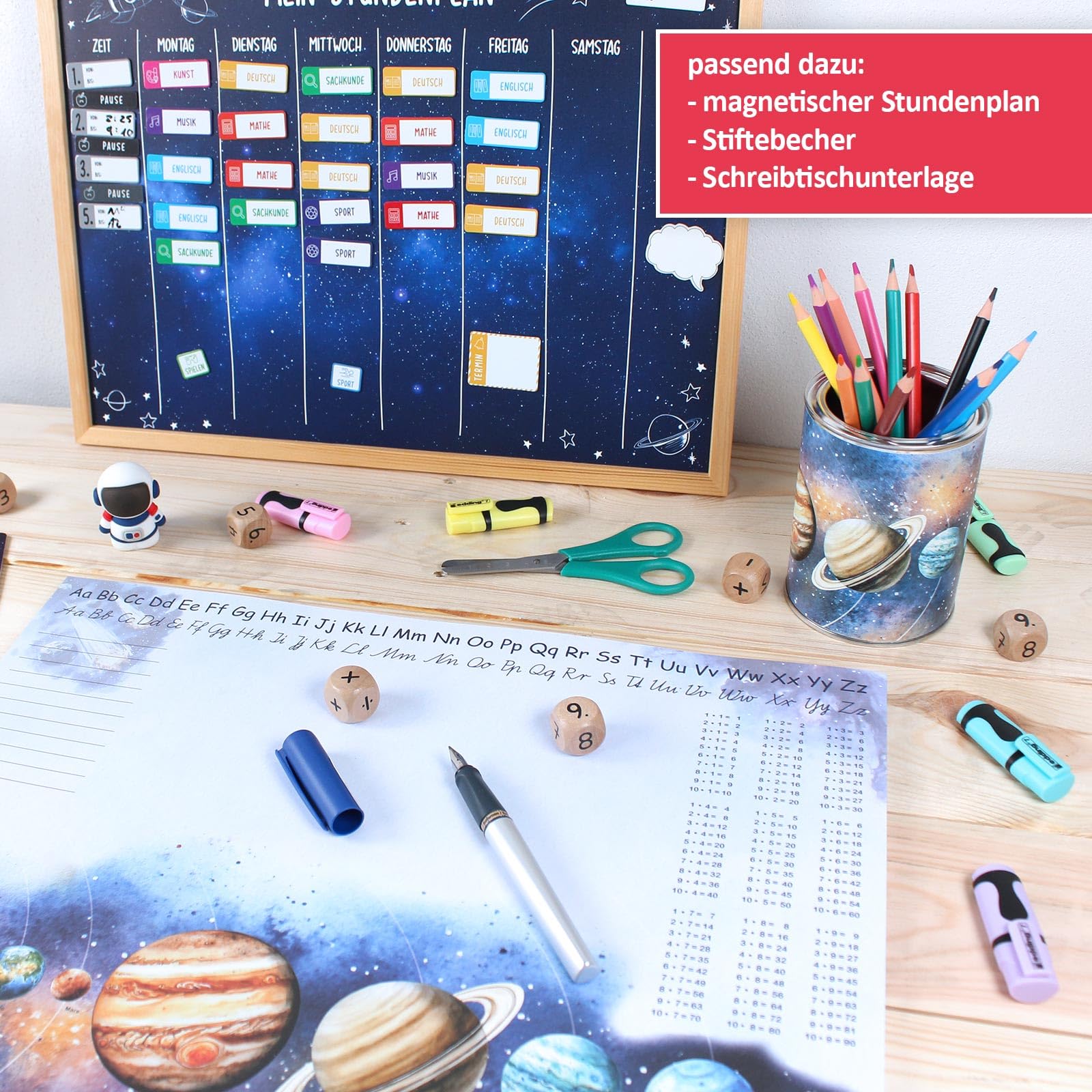 Pequeño Campo De Fútbol Con Dos Pequeñas Metas Al Aire Libre En Gras Verd Foto De Archivo