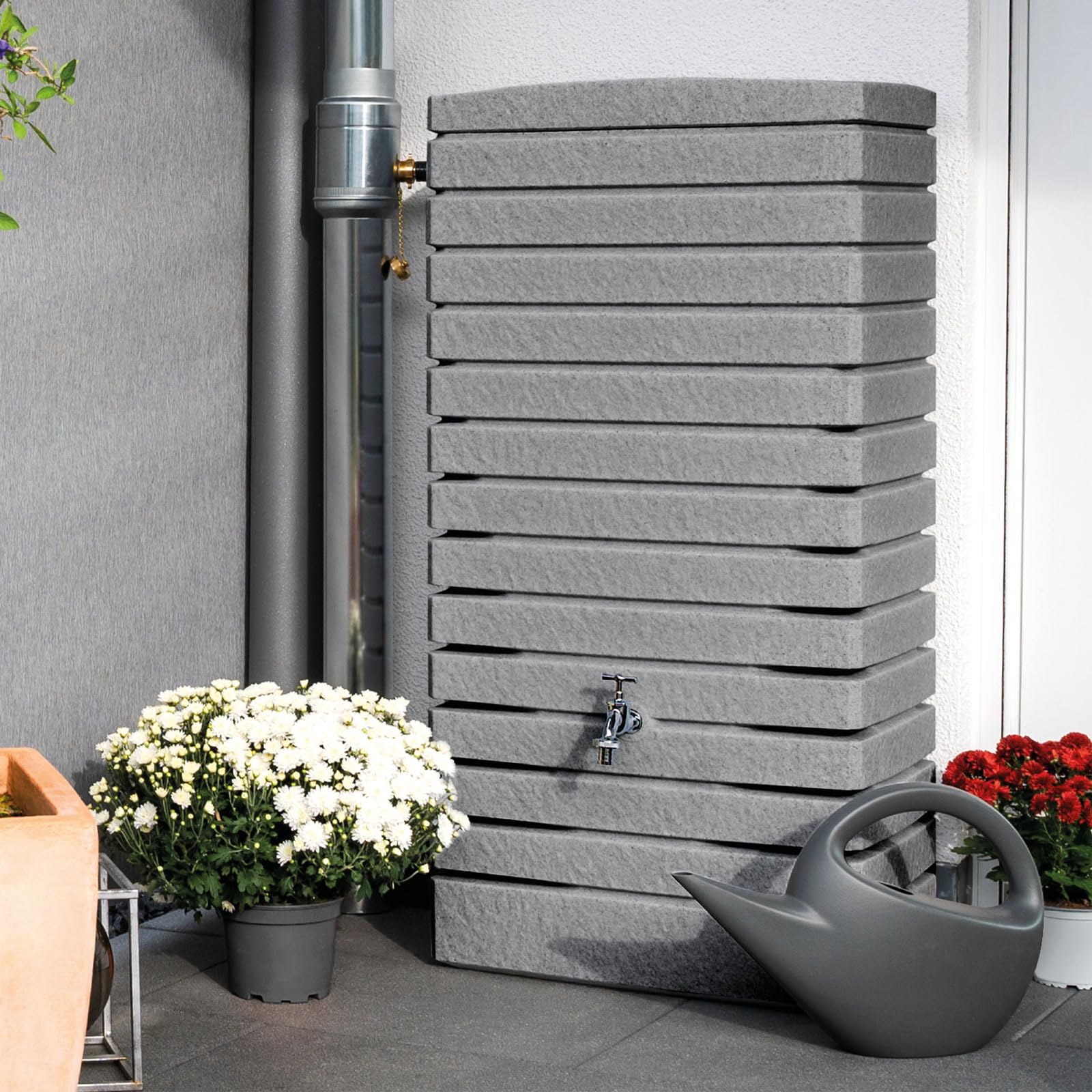 Regentonne eckig Regenwassertank Catania 210 Liter grau aus UV- und witterungsbeständigem Material. Regenfass BZW. Regenwassertonne mit kindersicherem Deckel und Messinganschlüssen