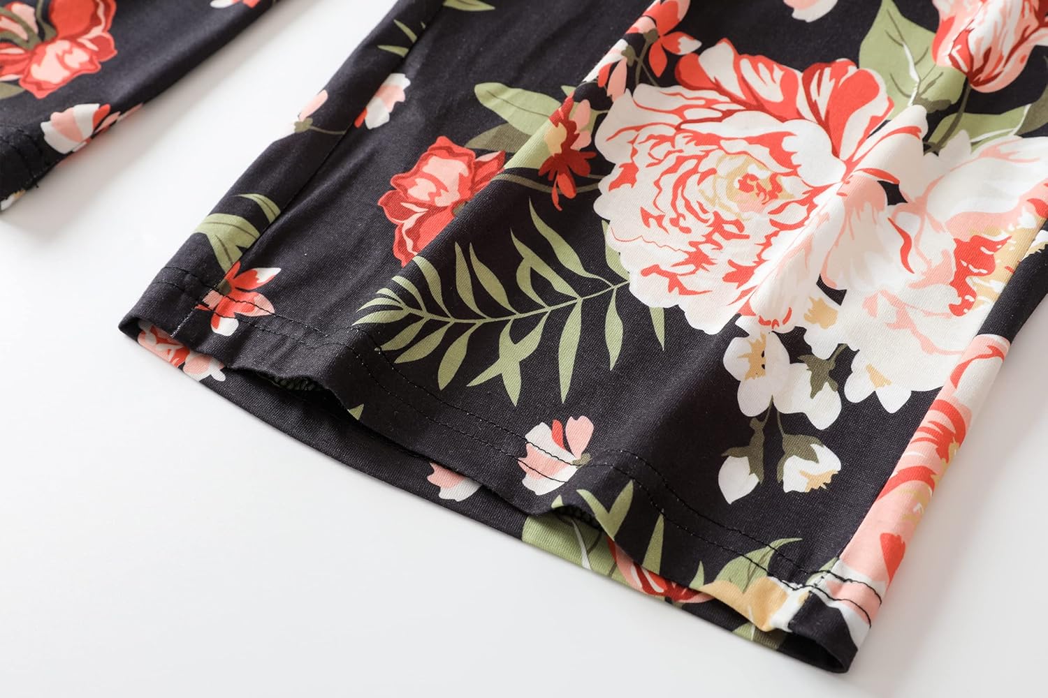 Vozanet Women's Pajamas Set Soft V Neck Sleepwear Top and Capri Pj Lounge Sets Cartoon Heart Shape Cat Nighty Plus Size - Image 7