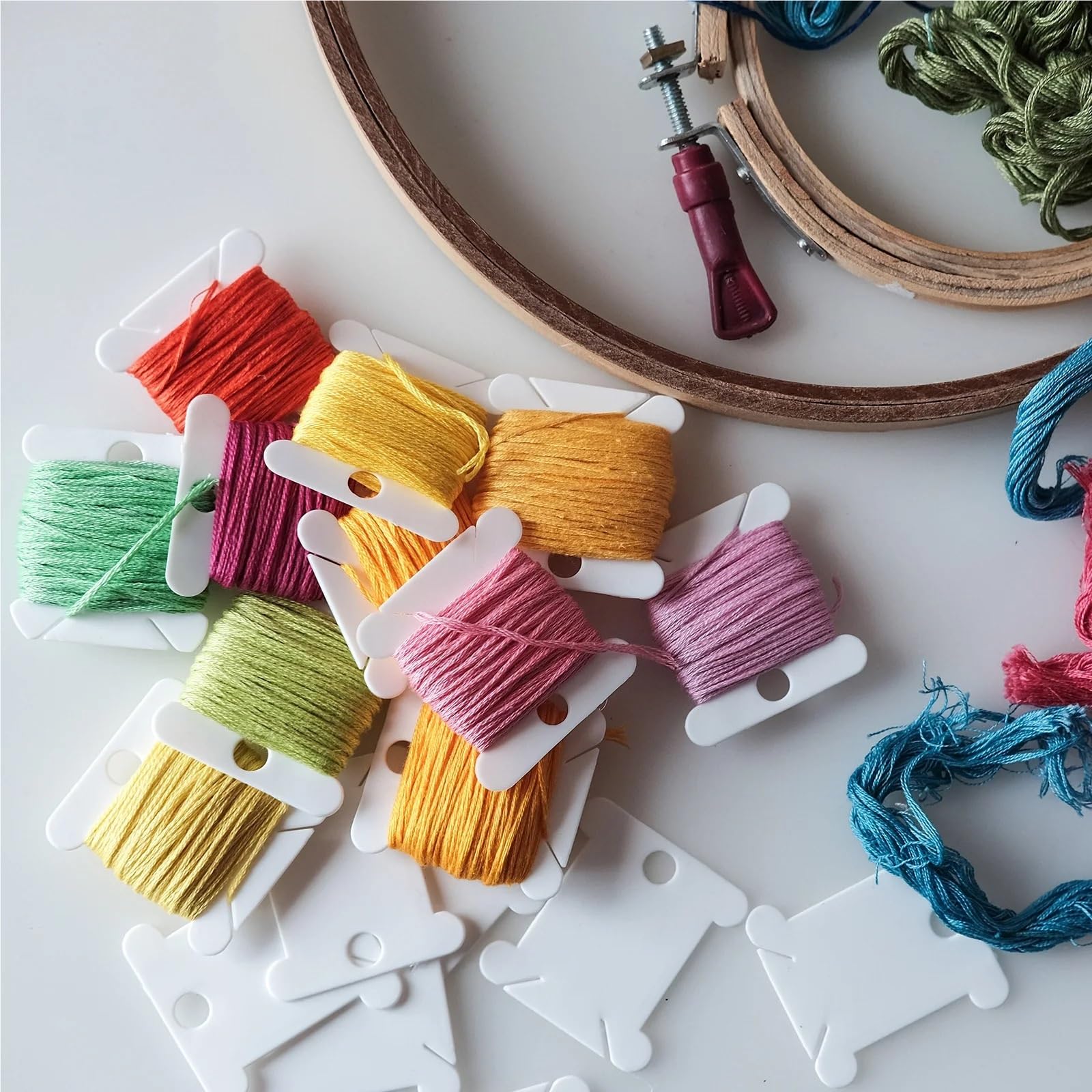Szpulki do maszyn do szycia, Szyć. Szpulki nici maszynowej 100/300 szt. Plastikowe, wielokolorowe(Green 100Pcs)