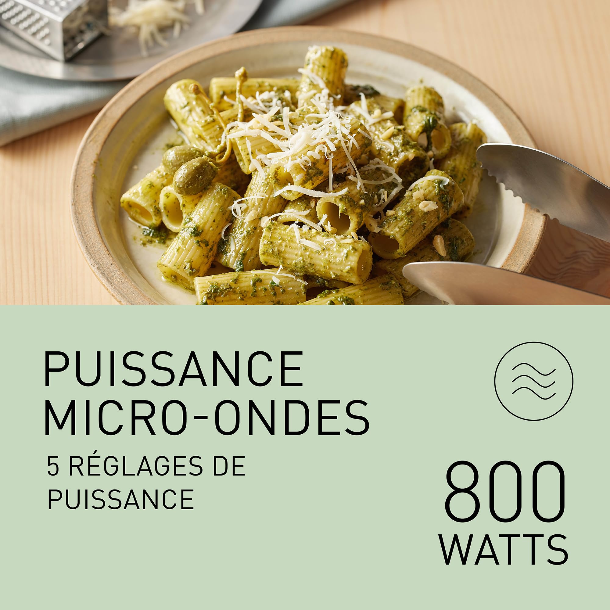 Panasonic NN-E20JWMEBG Four à Micro-Ondes avec Plateau Tournant en Verre, 20L, 800W, Option Décongélation, 5 Niveaux de Puissance, Minuterie, Blanc